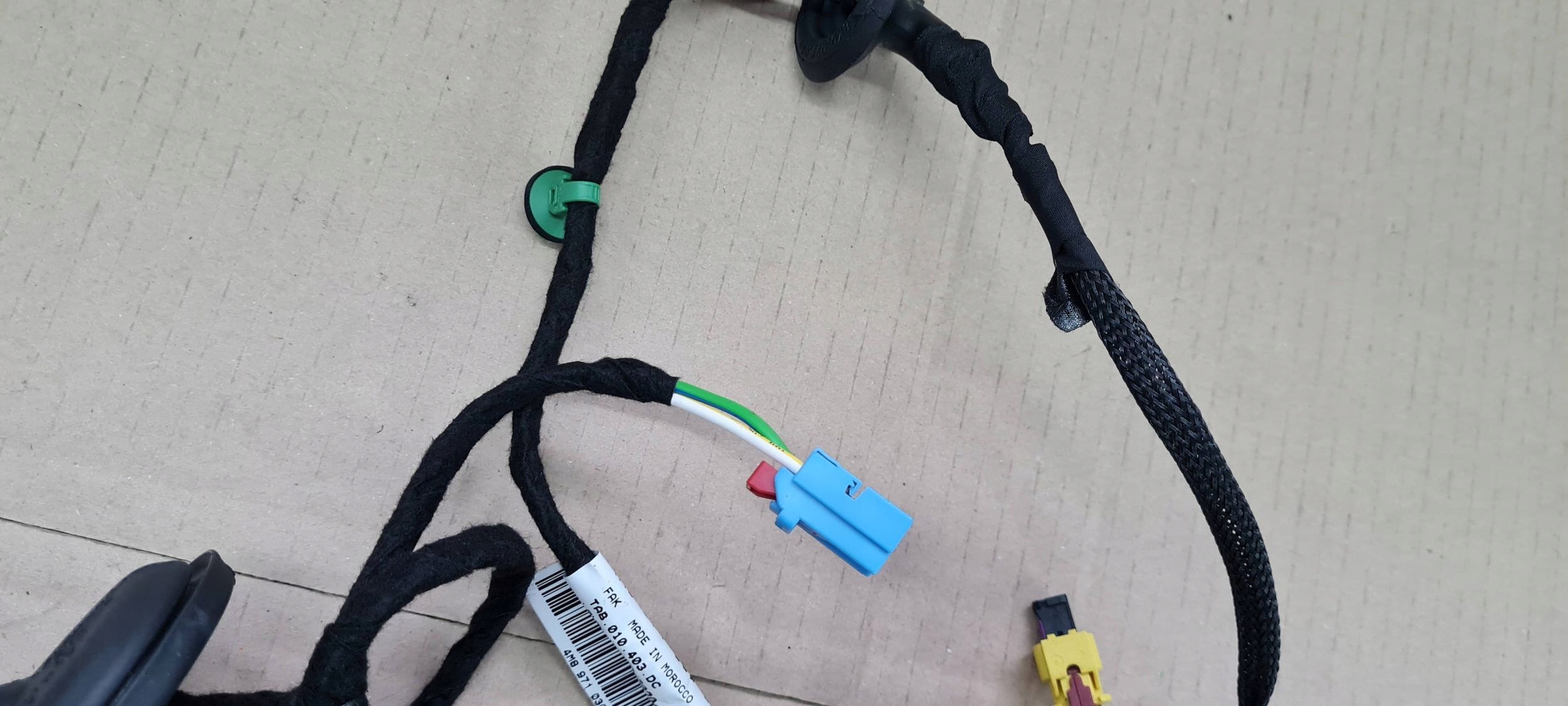 SQ8 4M RSQ8 Q8 bundle wiring door right front below KAMERE 4M8971030DP