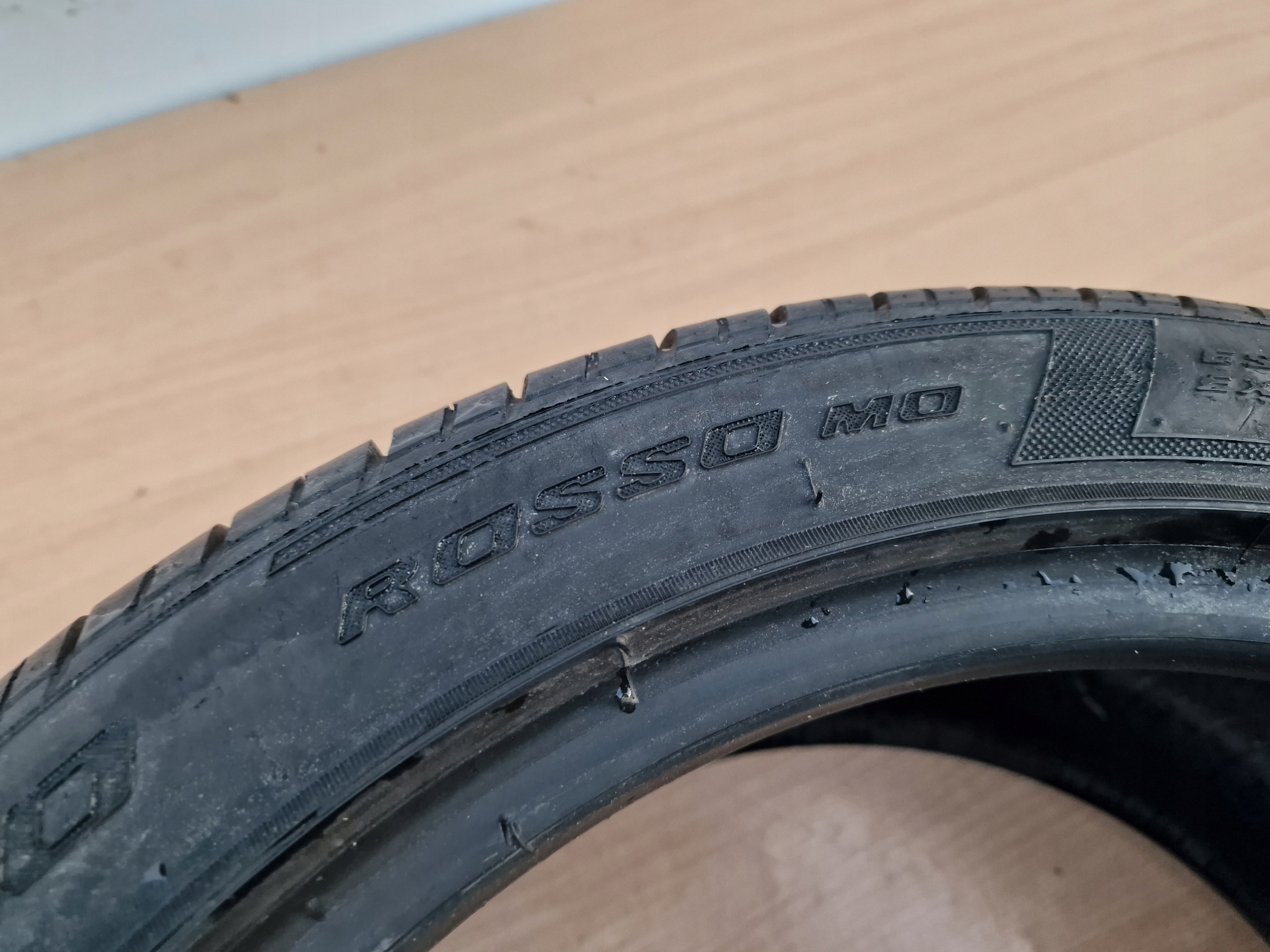 GOMMA LATO PIRELLI 245 40 17 91W R17 P-ZERO ROSSO