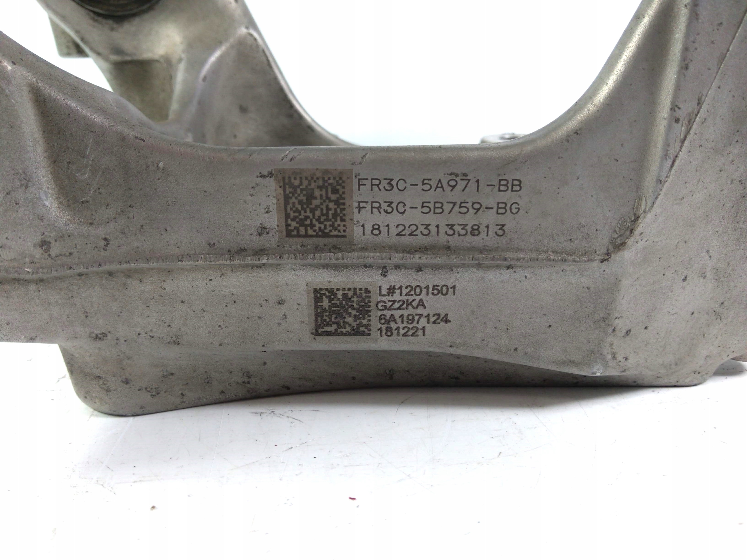 Ford Mustang VI GT 5.0 swing left rear rear part