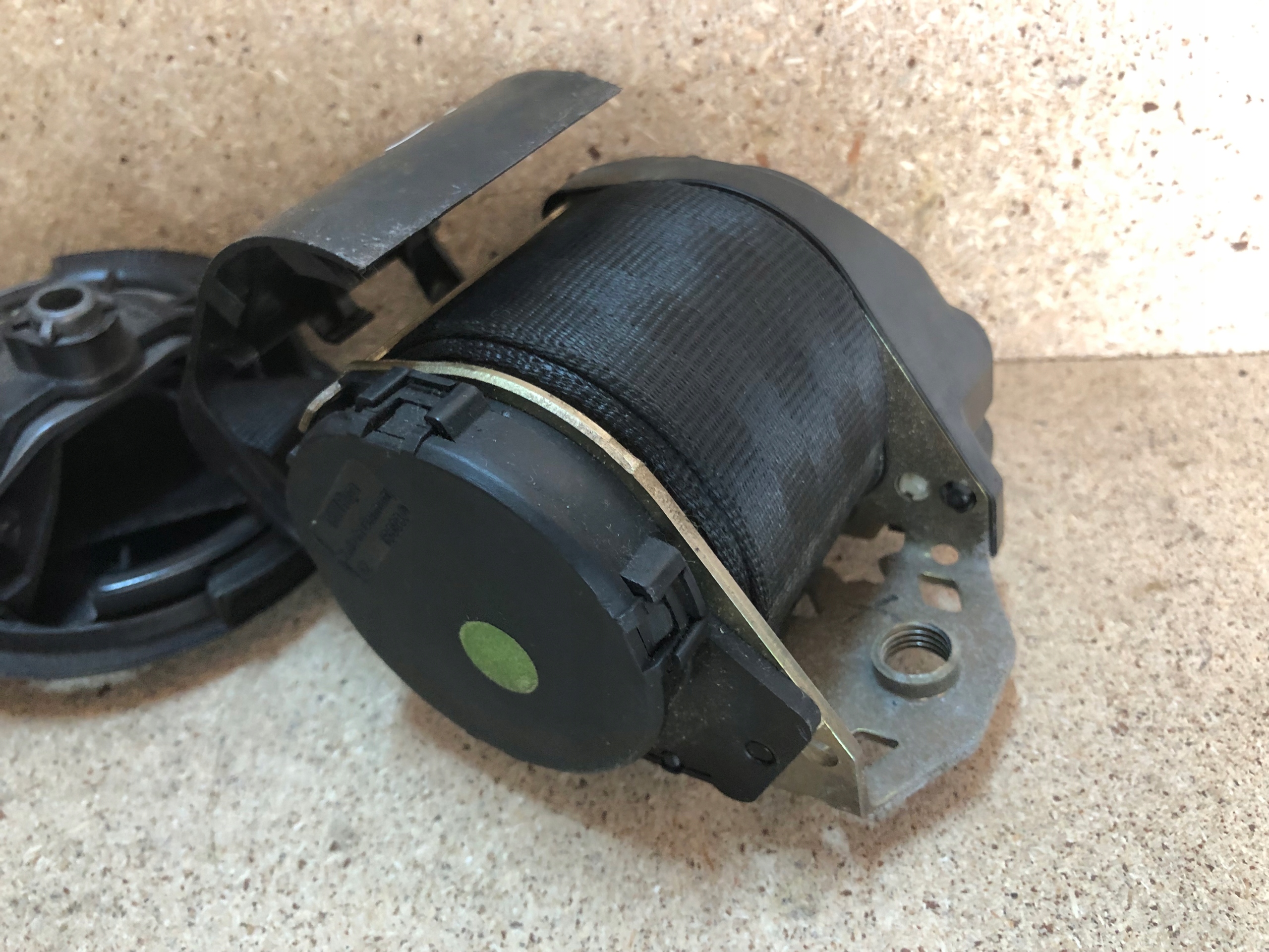 ремень безопасности левый Audi A4 B5 1994-1998 год