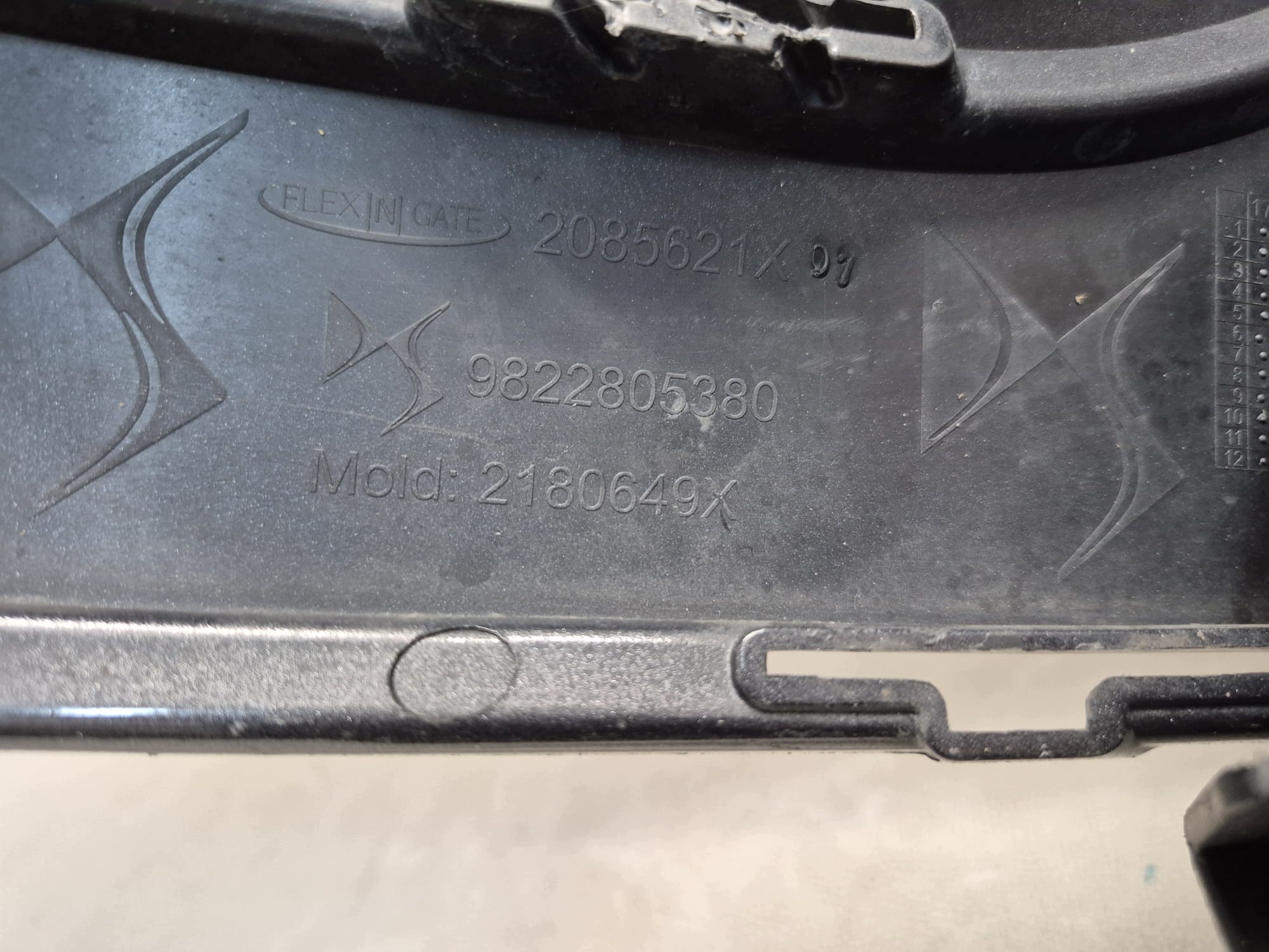 CITROEN DS3 CROSSBACK 19- bumper front front PDC grill