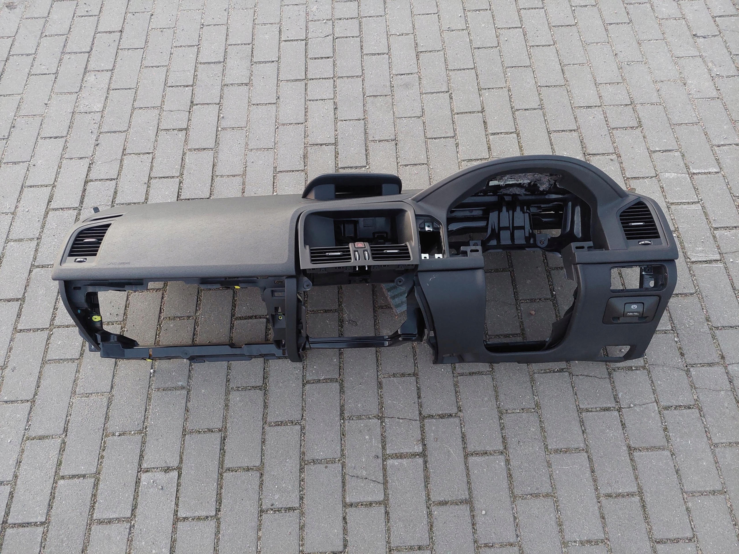 dashboard cockpit console DASHBOARD UK ANGLIK VOLVO XC60 and