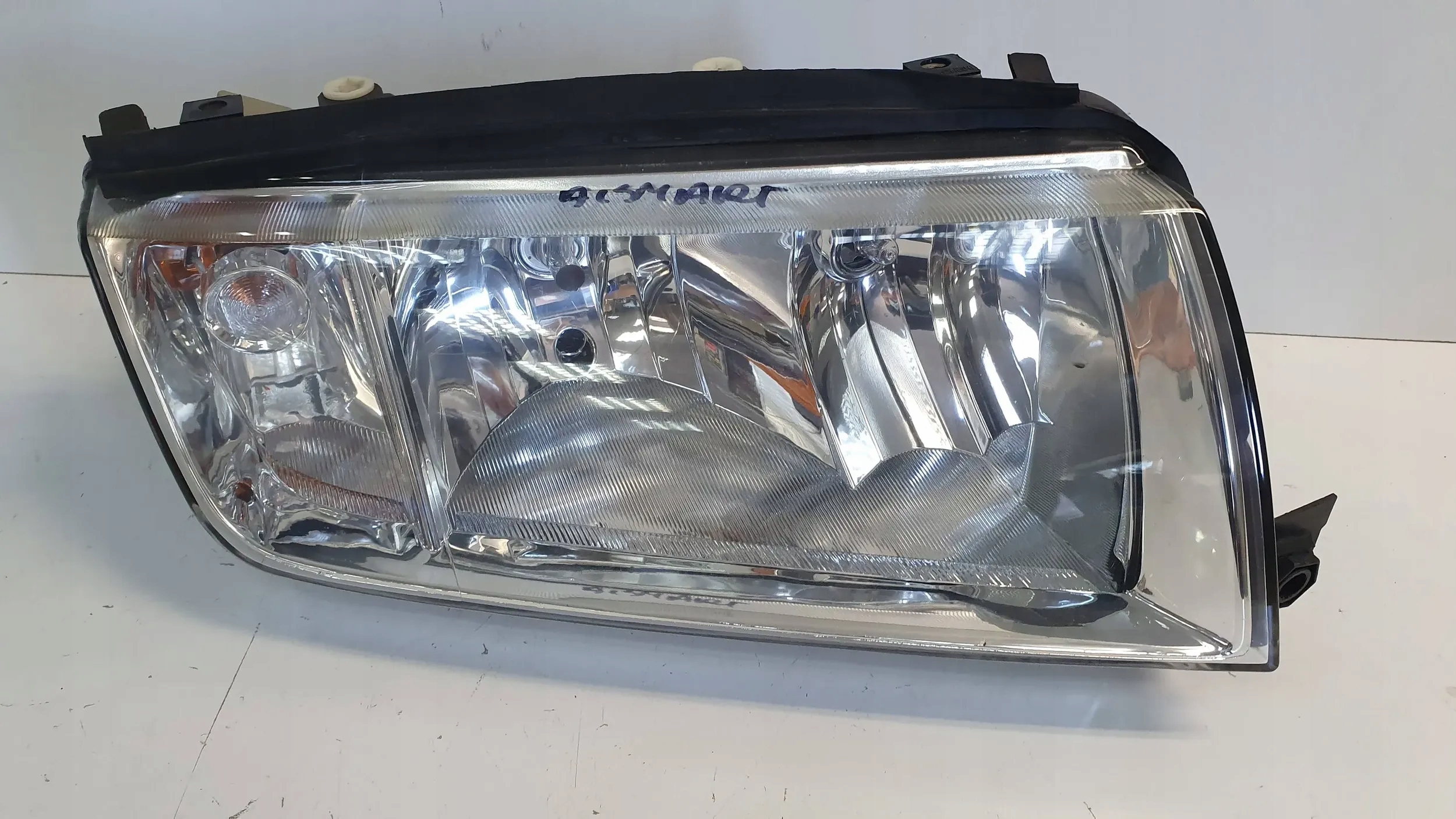 light front right Skoda Fabia and 99