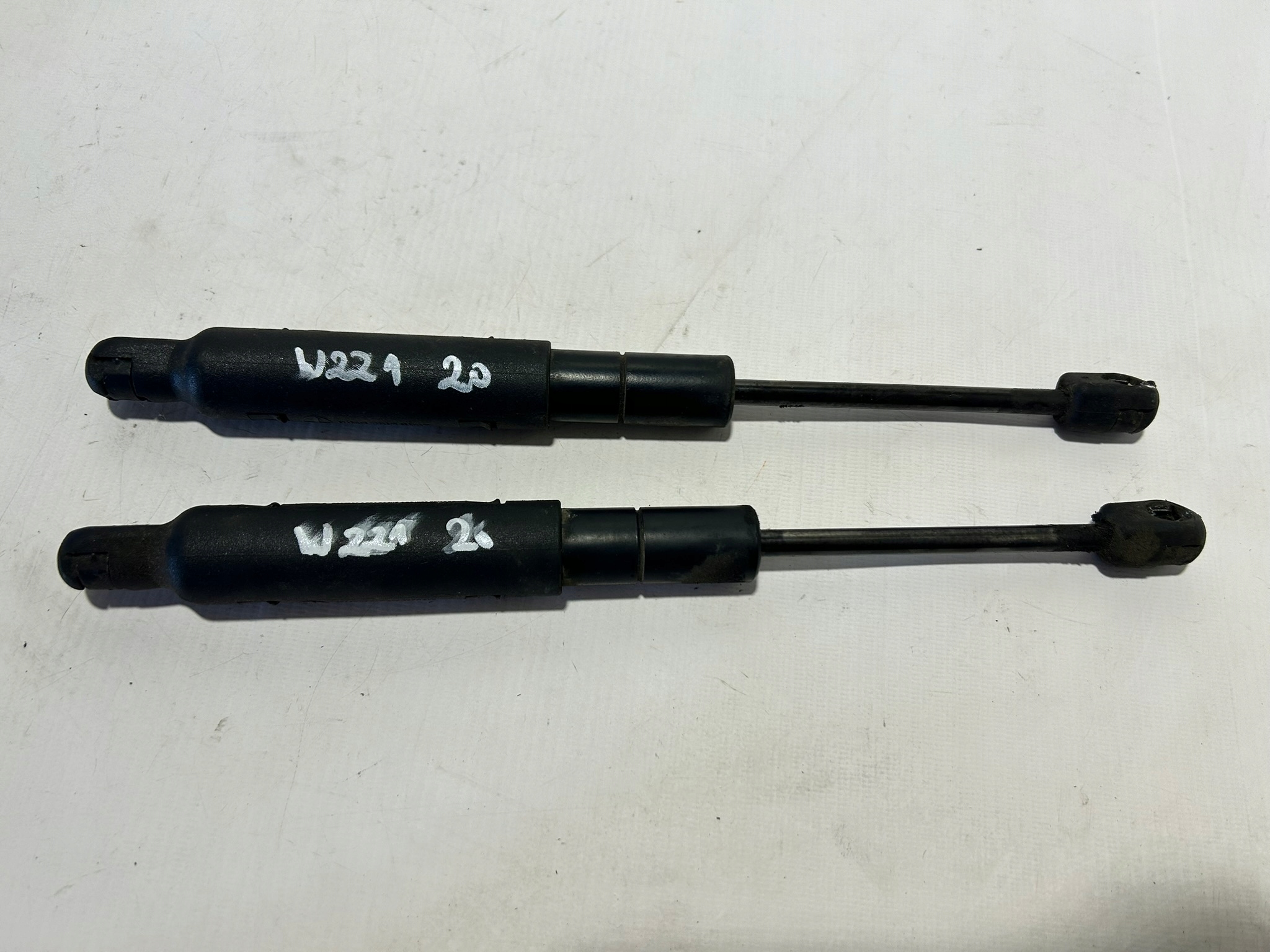 MERCEDES W221 SILOWNIKI bonnets KOMPLET