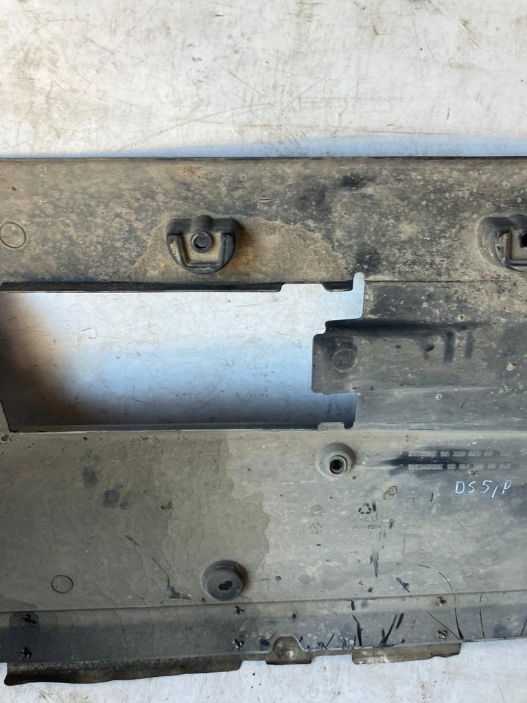 cover chassis right CITROEN DS5 9801471080
