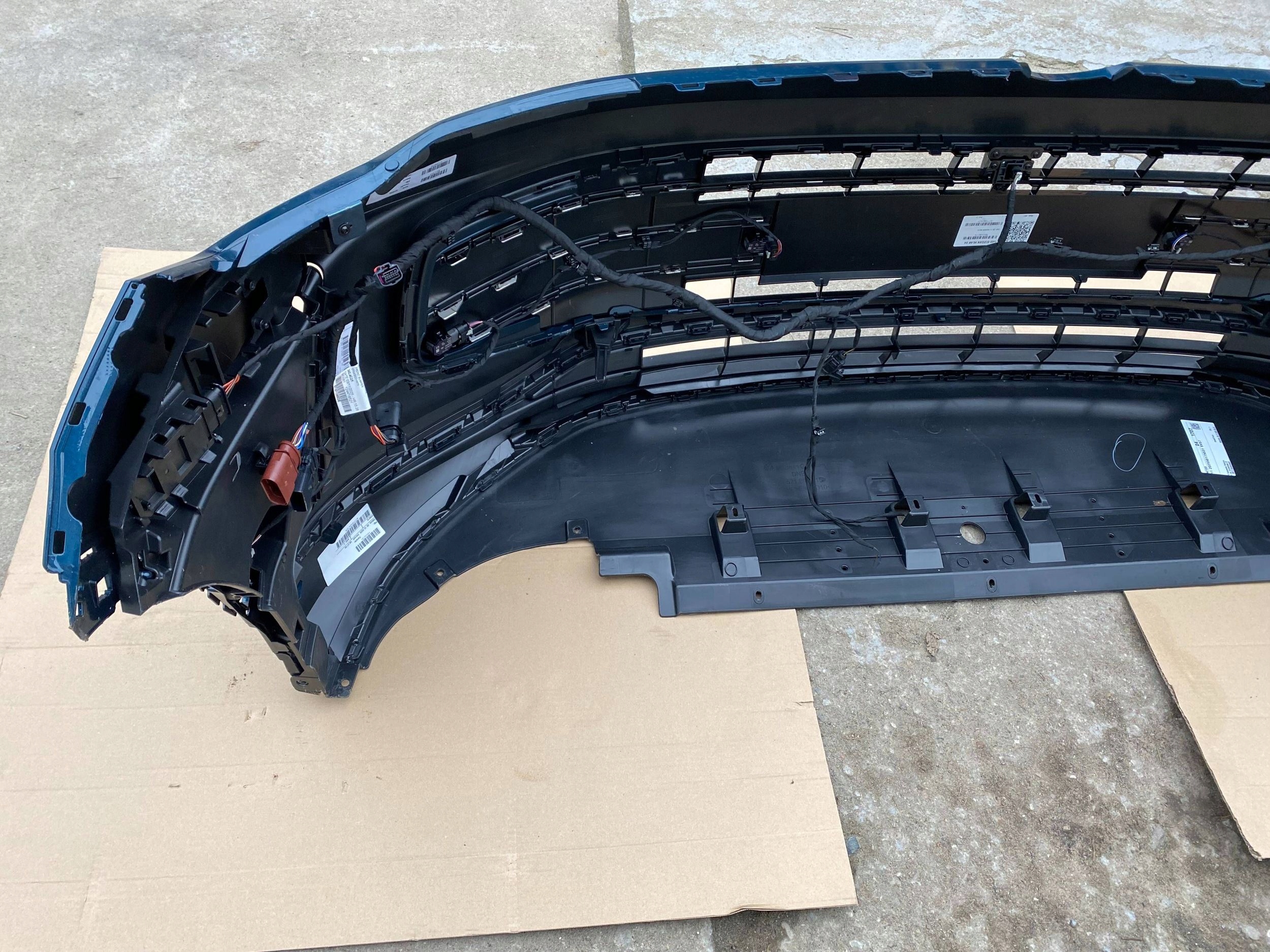 VW TIGUAN III 571 ELEGANCE complete bumper front KAMERA PDC LP5J