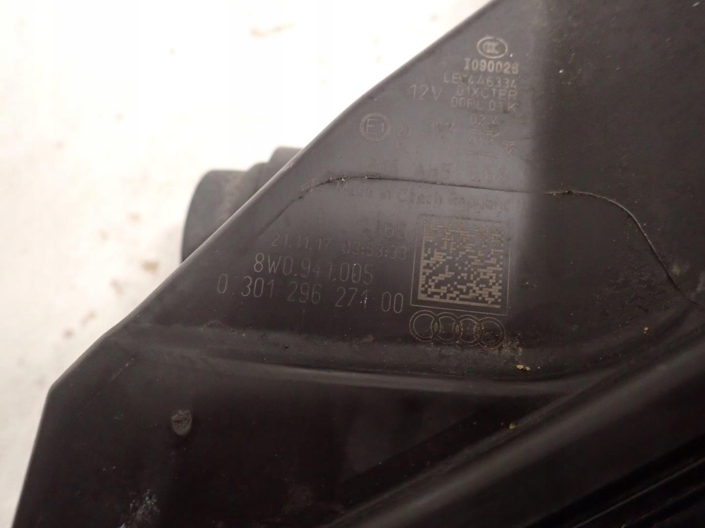 light front front left AUDI A4 B9 2015- BI-XENON 8W0941005