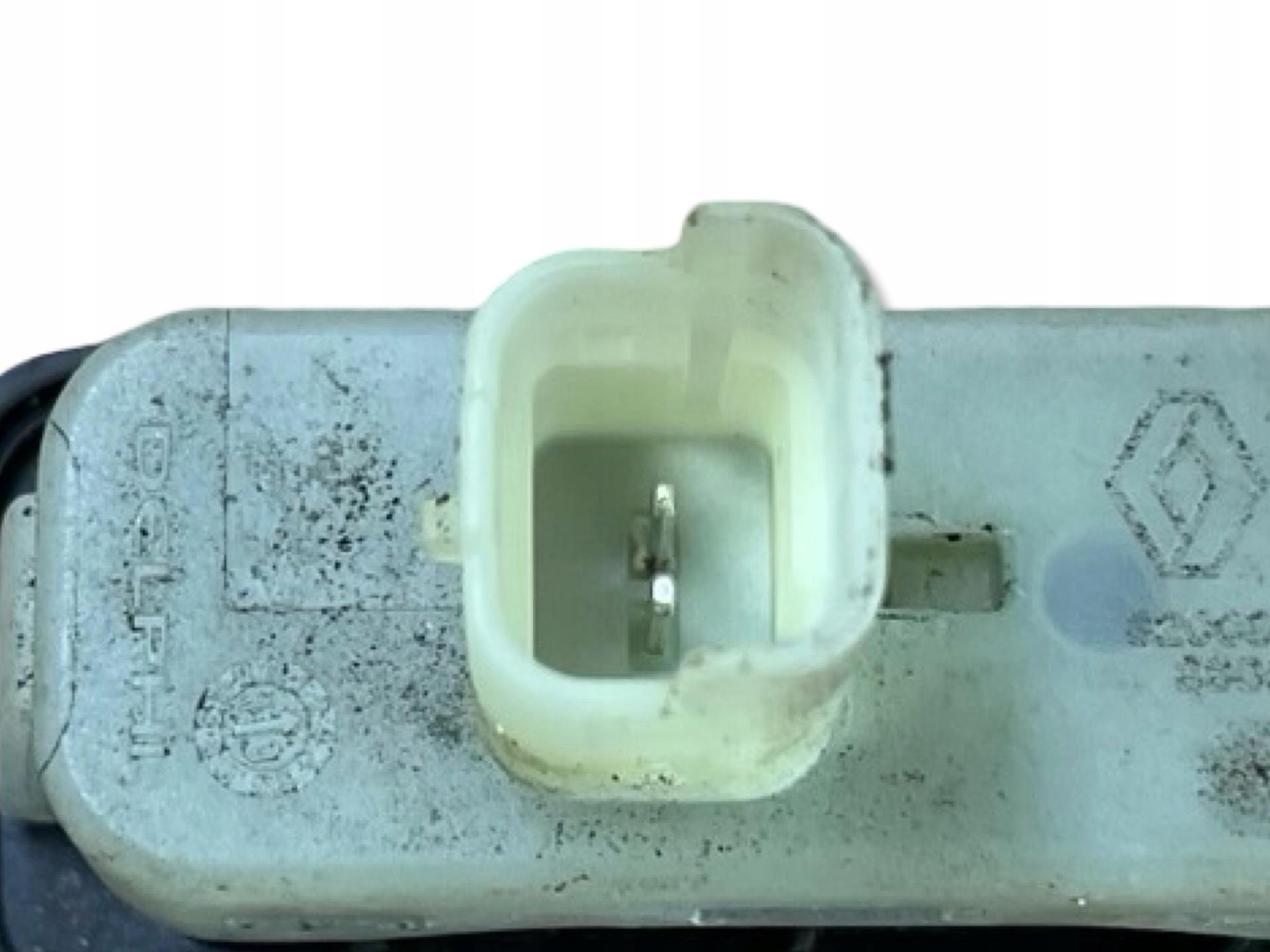 Bouton pour l’ouverture du capot Renault Clio 3 facelift 2010 8200385515
