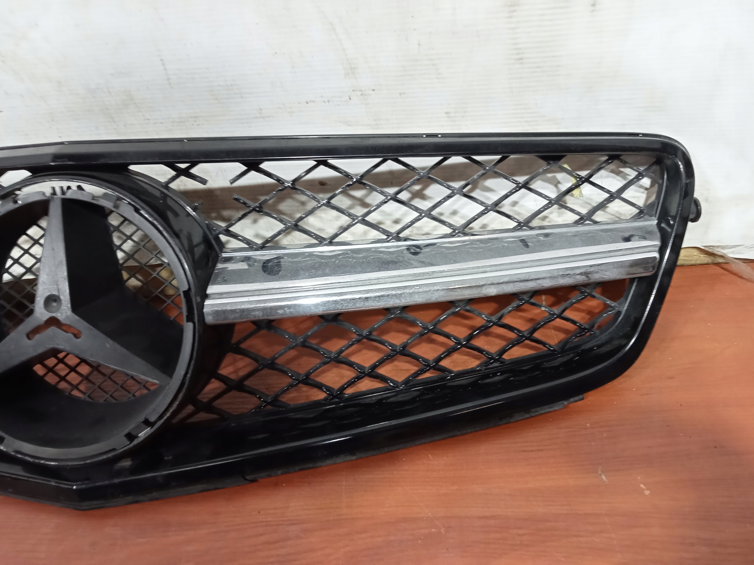 XDT-037 ATRAPA GRILL MERCEDES W207 A2078880260 Typ samochodu Samochody osobowe