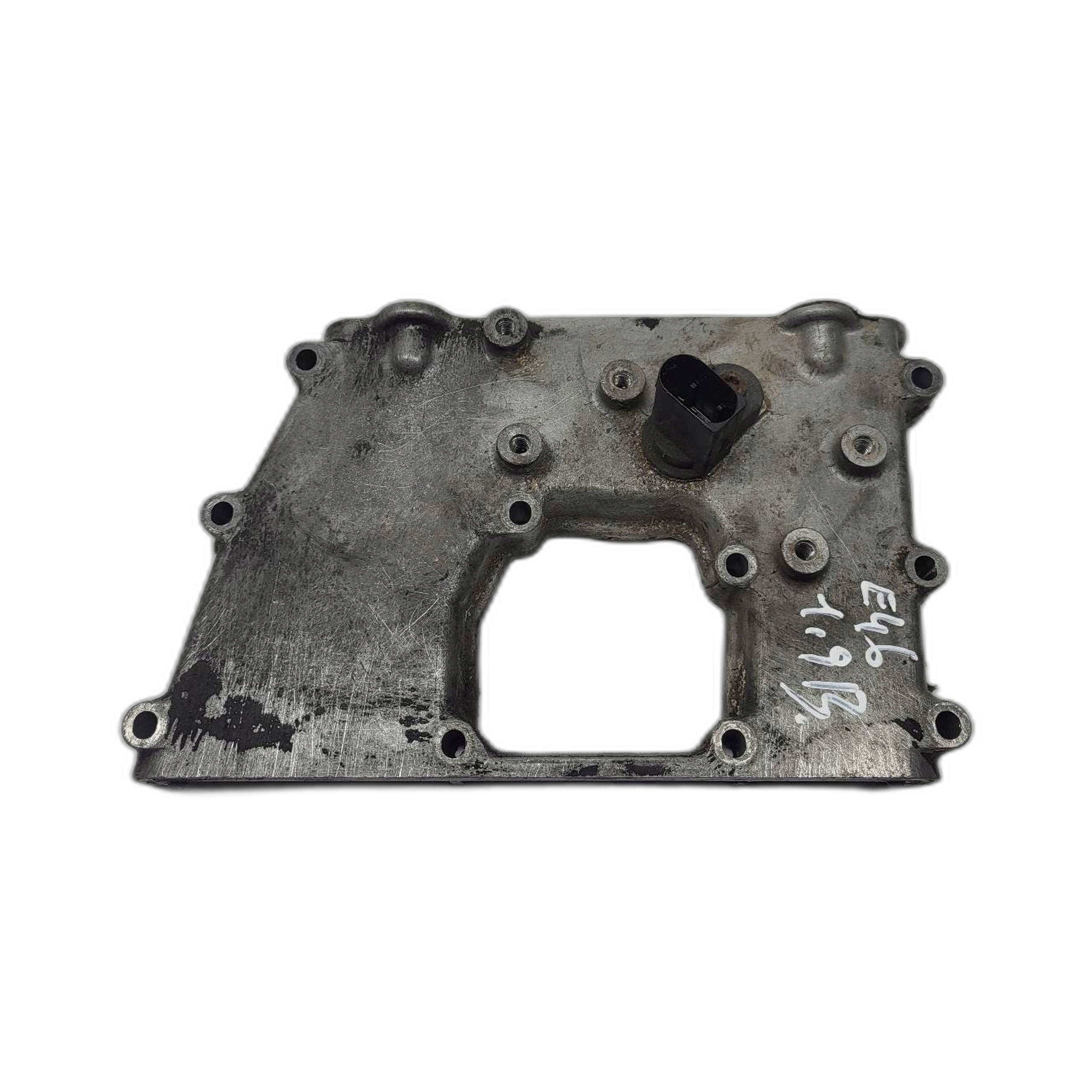 Couvercle Couvercle carter distribution BMW E46 1.9 B 1433352