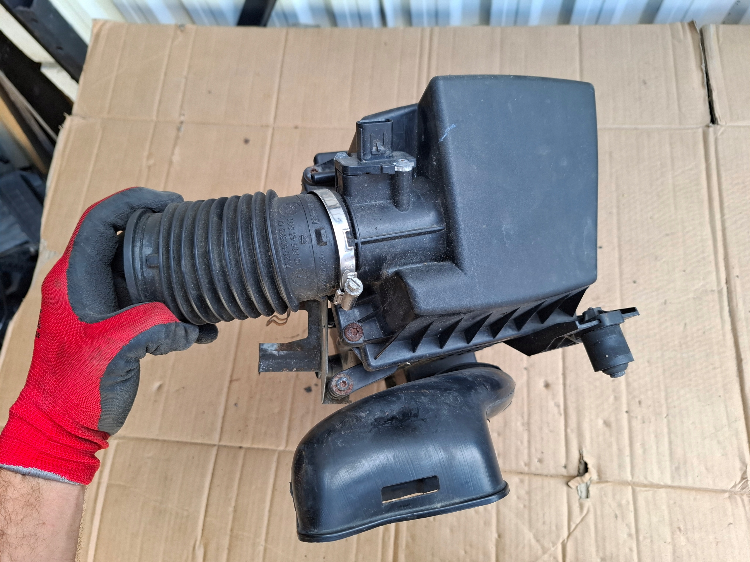 Gehäuse filter luft FORD FIESTA MK7 AV21-9600-AA 1.4 70KM