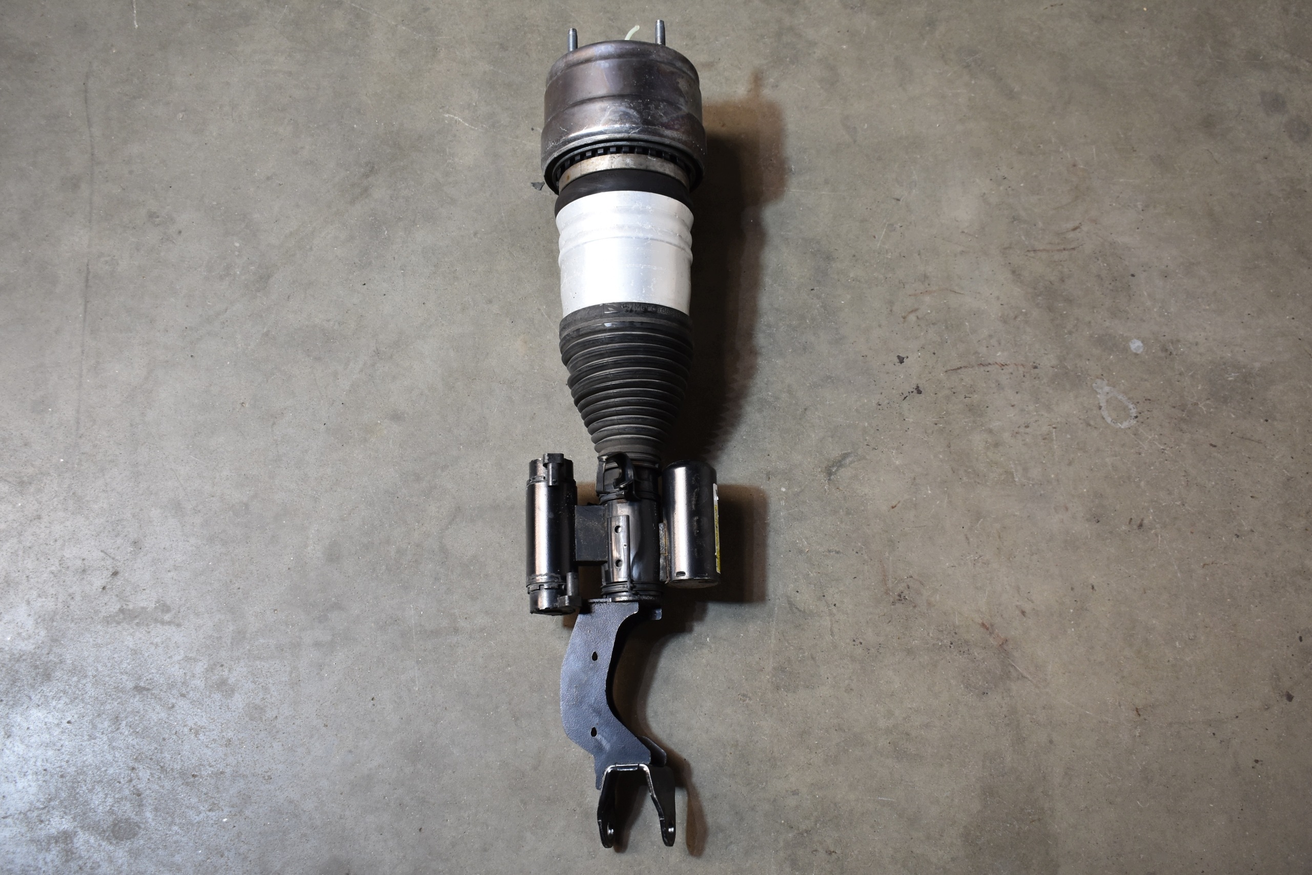 IDEALNY shock absorber front front left AMG MERCEDES X290 1