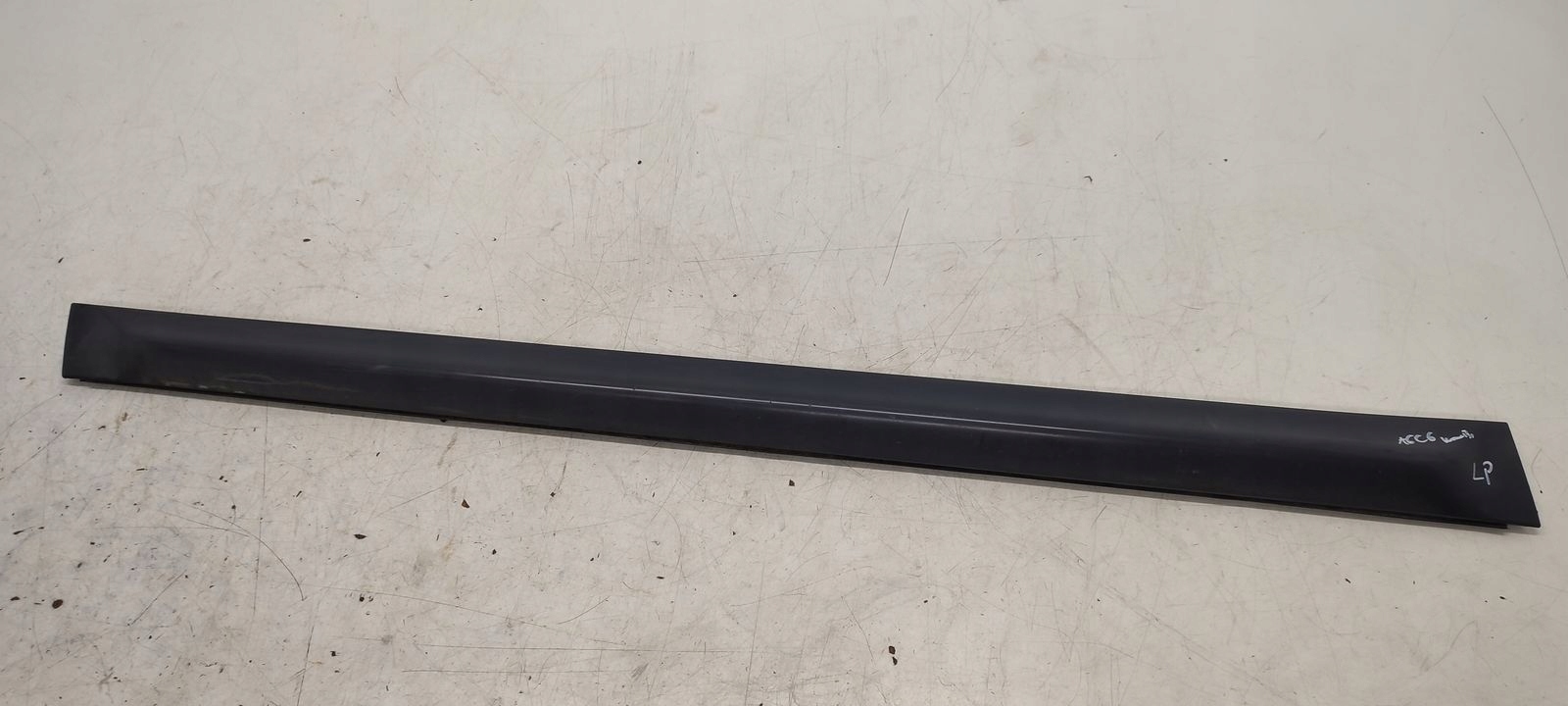 moulding door left front Audi A6 C6 3,0 TDI Allroad