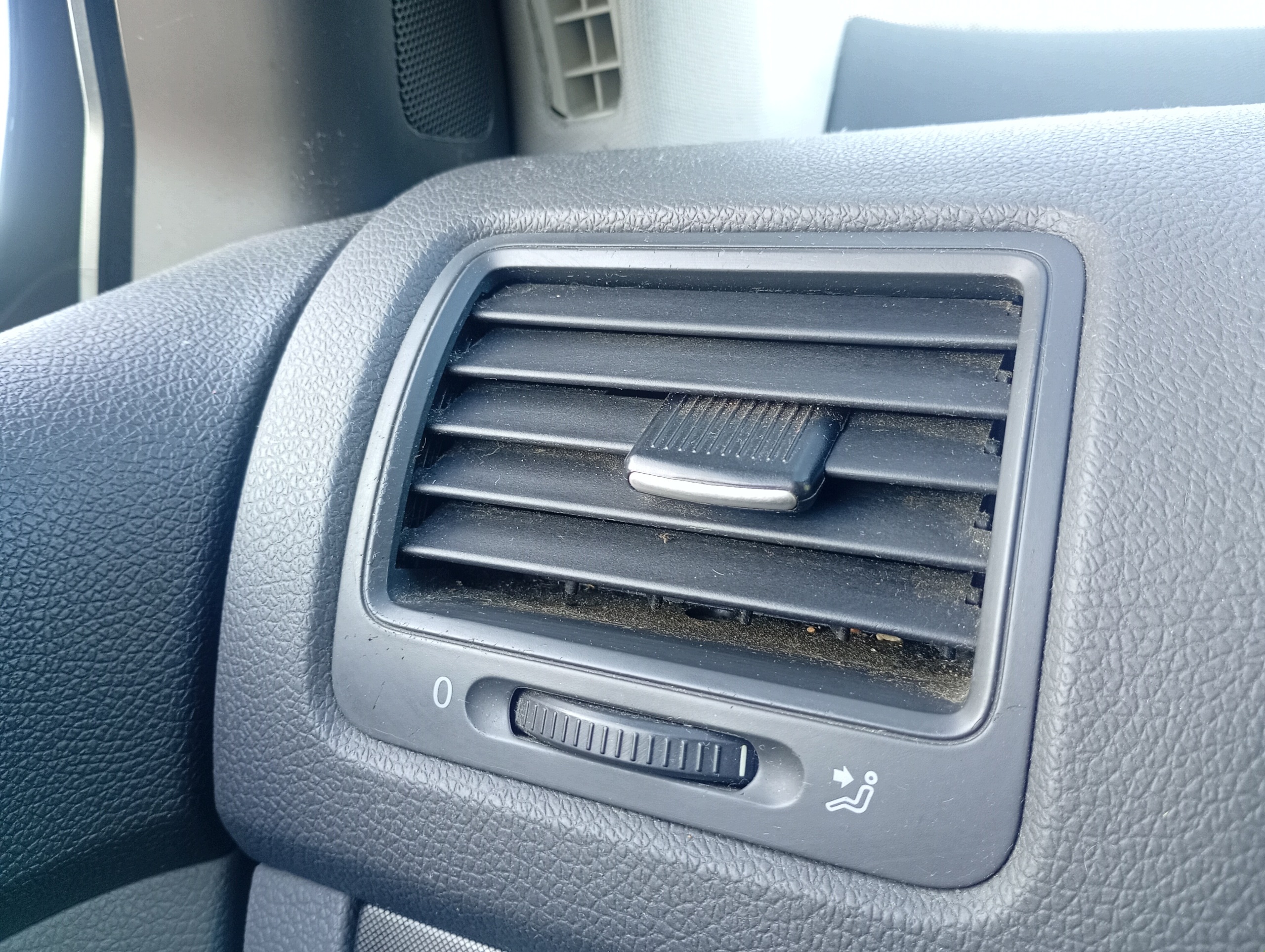 grid air conditioning devices air left driver´s VW Golf V 5 04-08