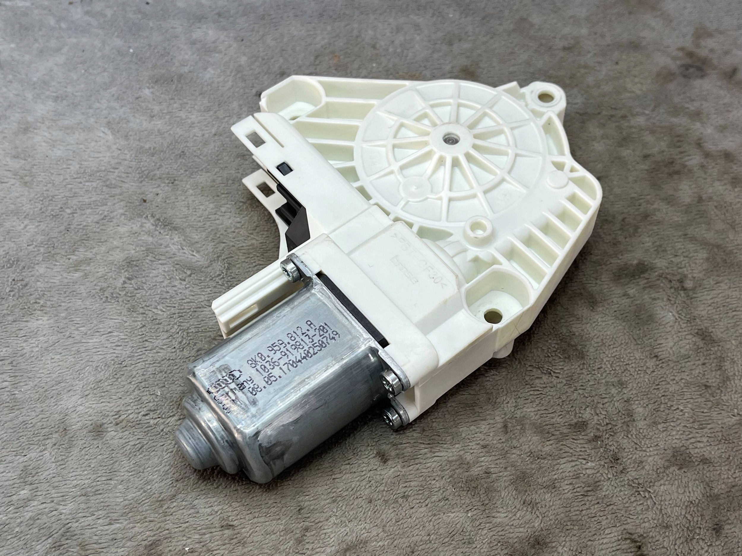 mini motor windows right rear part AUDI A4 B8 8K0959812 europa !J