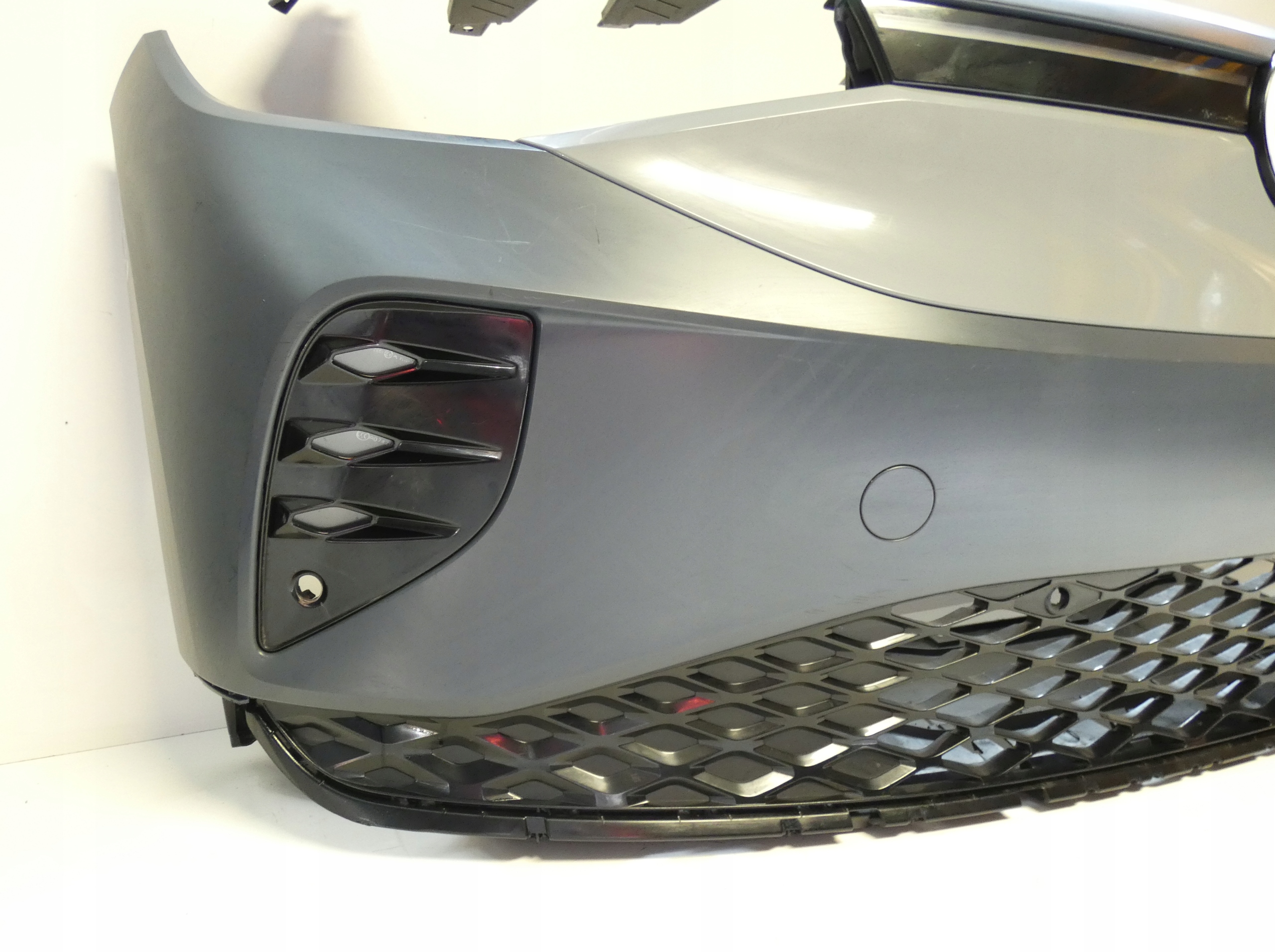 VW ID.4 ID4 11A807221 2020- below 4 PDC DRL bumper front front