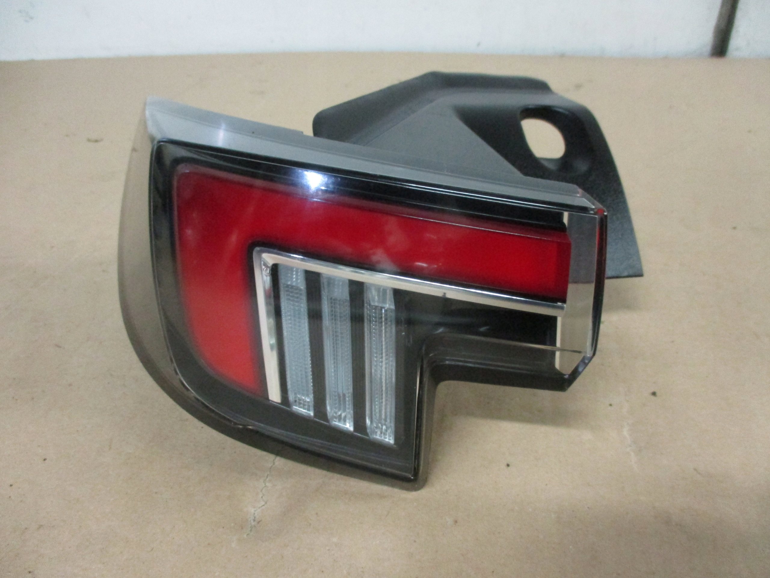 light left rear part Opel Mokka 2 II B 2020r 9833721880
