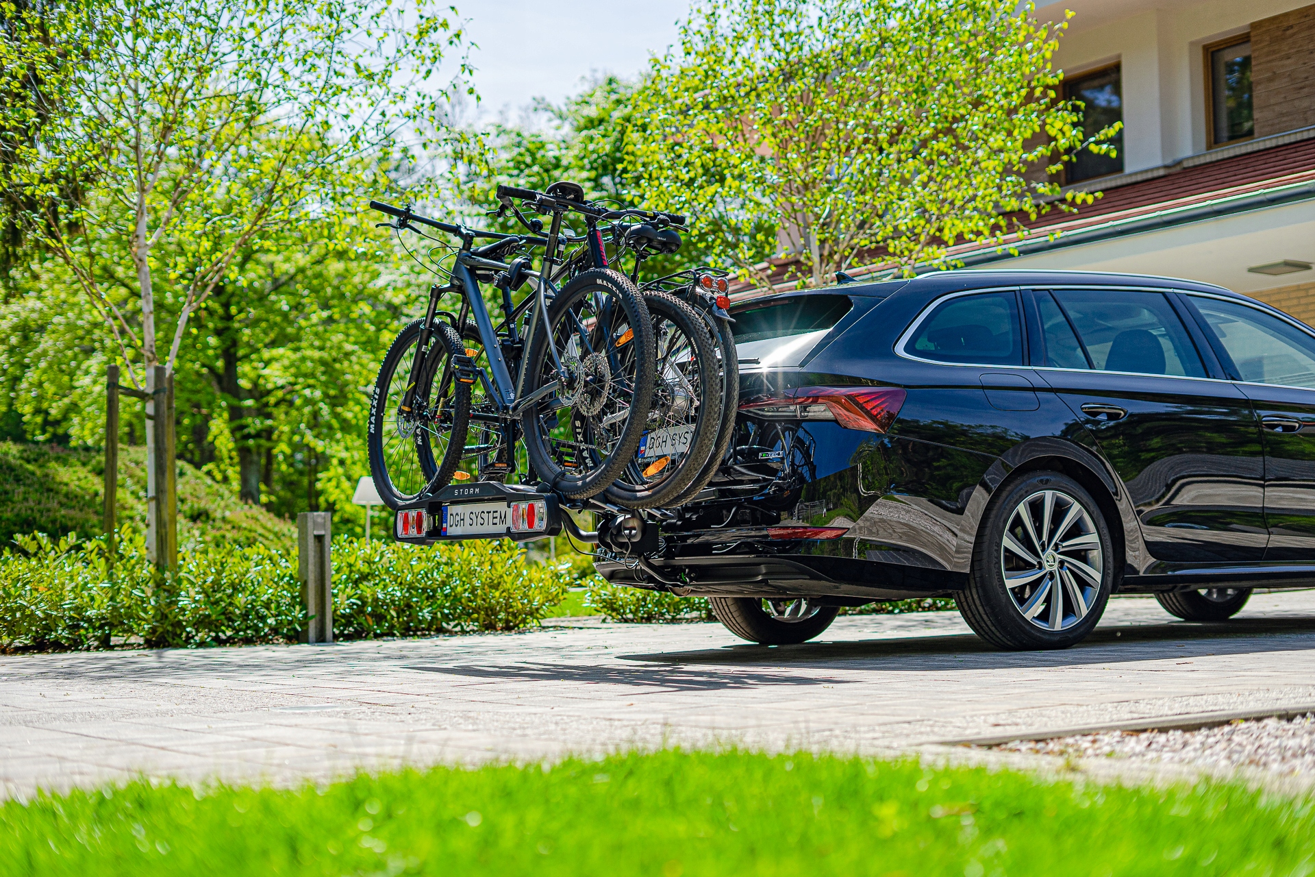 STORM 3 - Bagażnik uchwyt rowerowy na hak 3 rowery Producent DGH System