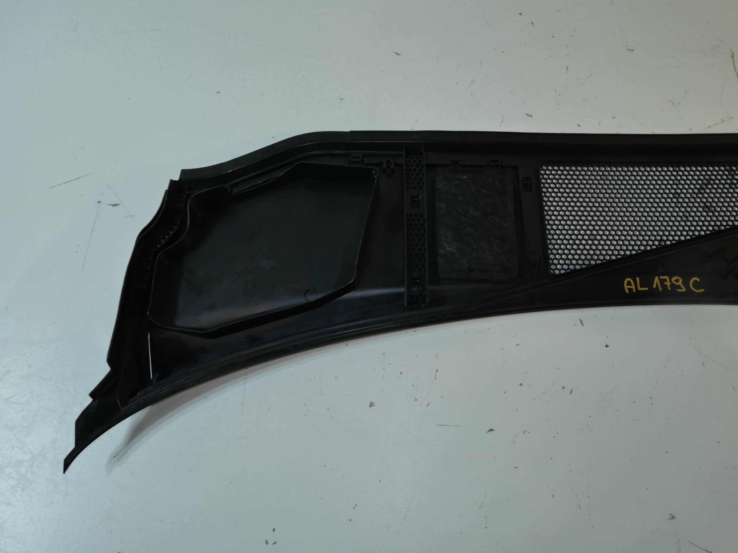 AUDI A6 C8 4K torpedo plastic EUROPA 4K1819403