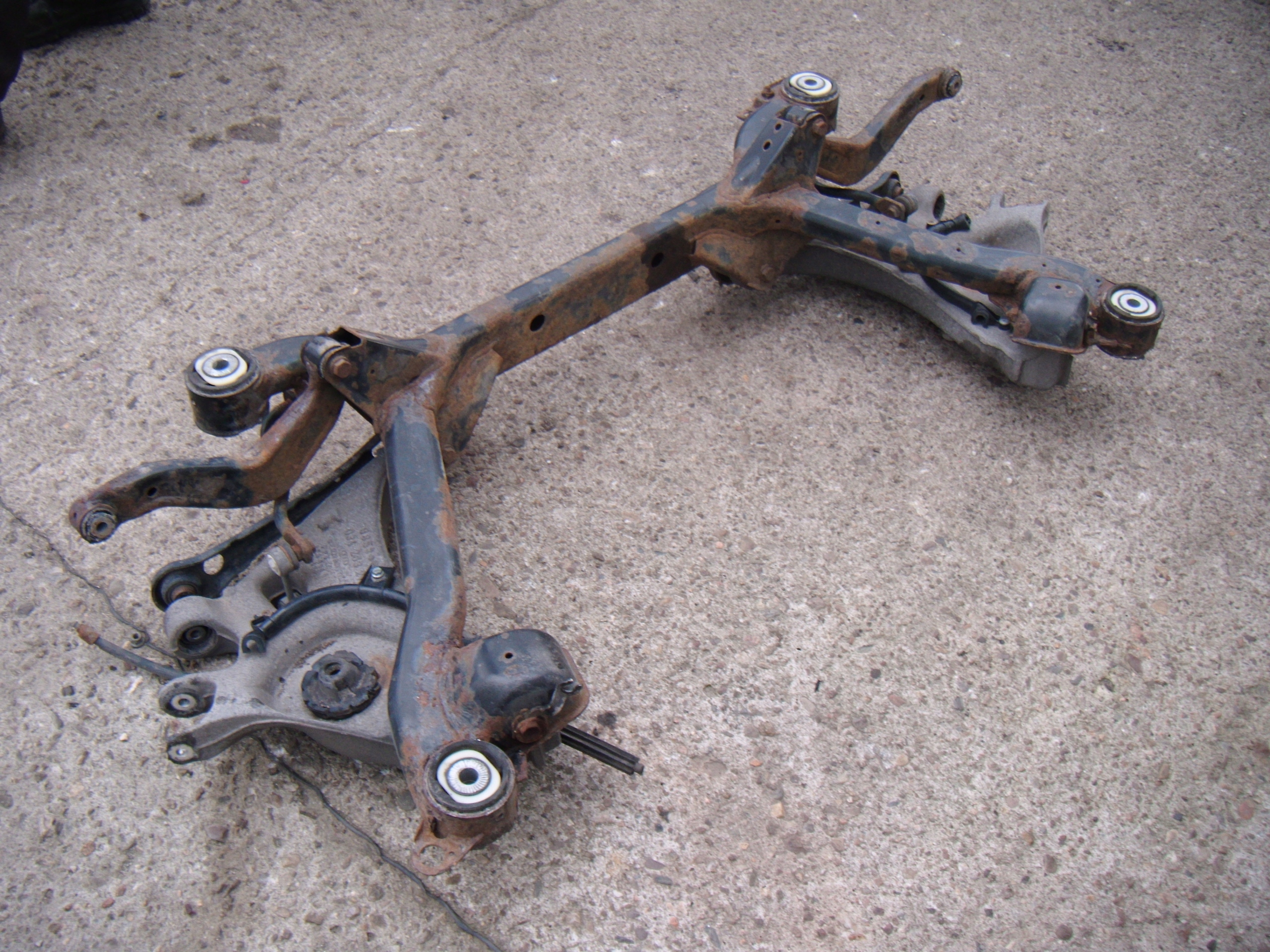 AUDI A4 B6 00-06 WÓZEK KOŁYSKA ZAWIESZENIE TYŁ