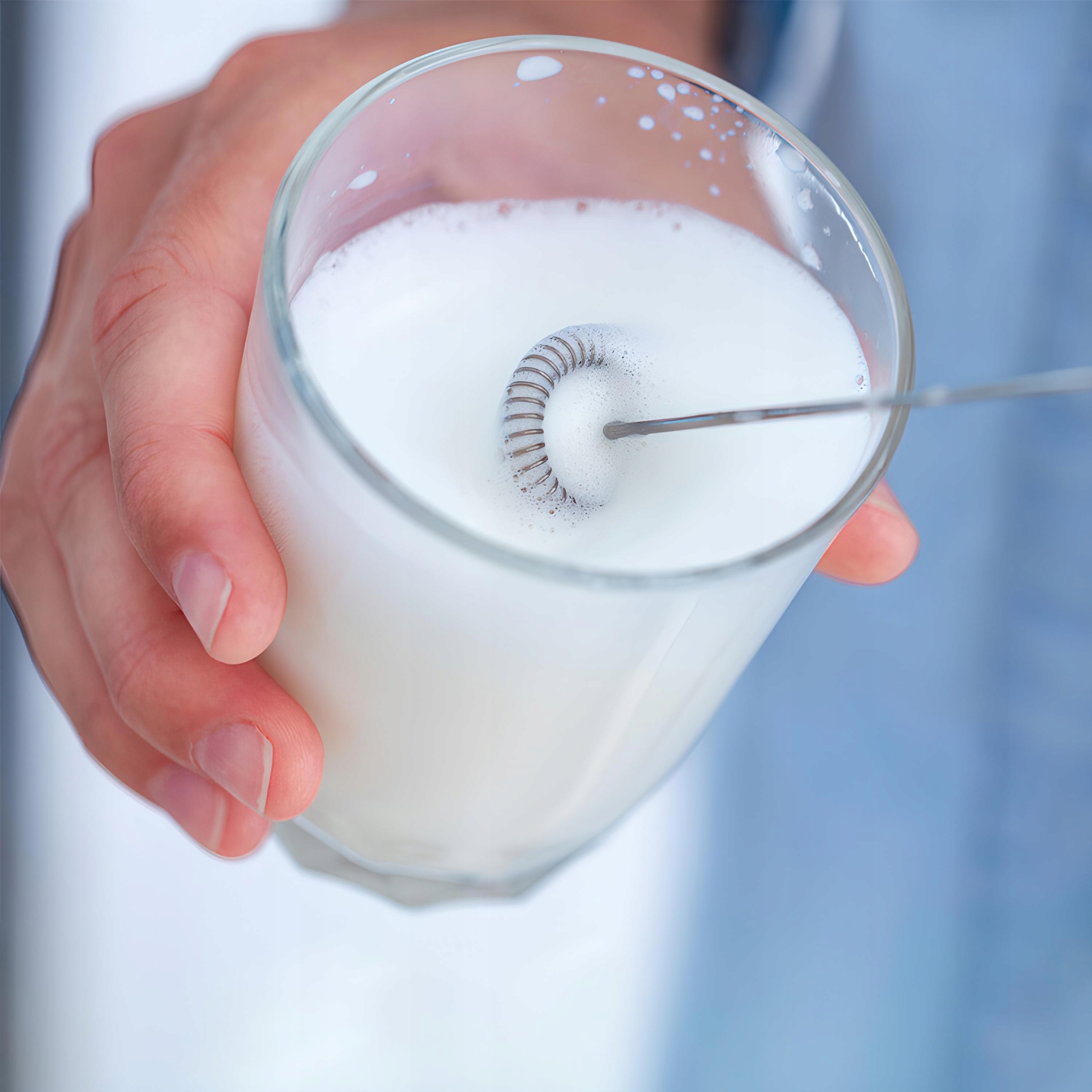 SPIENIACZ DO MLEKA KAWY MINI UBIJACZ MIKSER Podgrzewanie nie