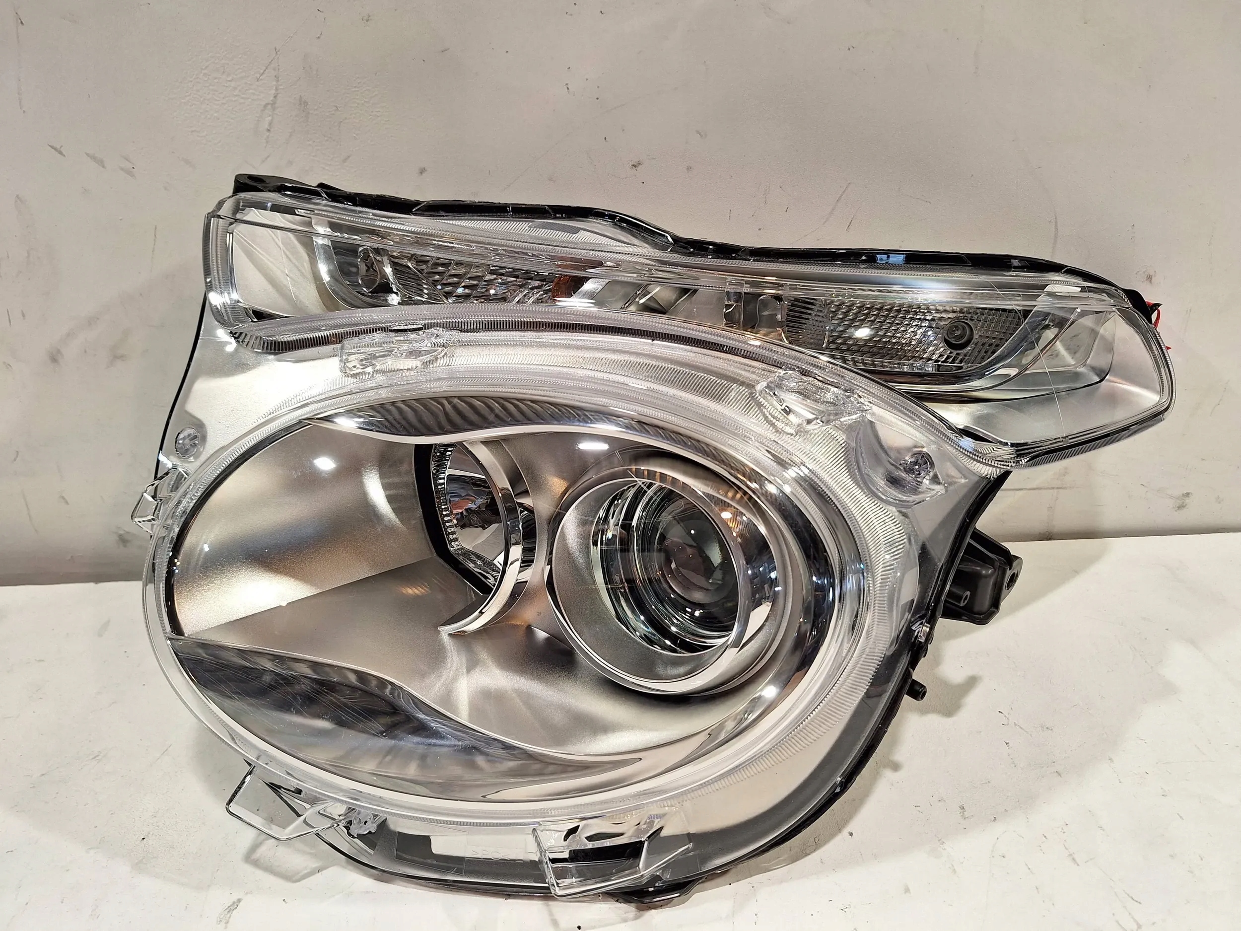 light front left Citroen C1 II 14