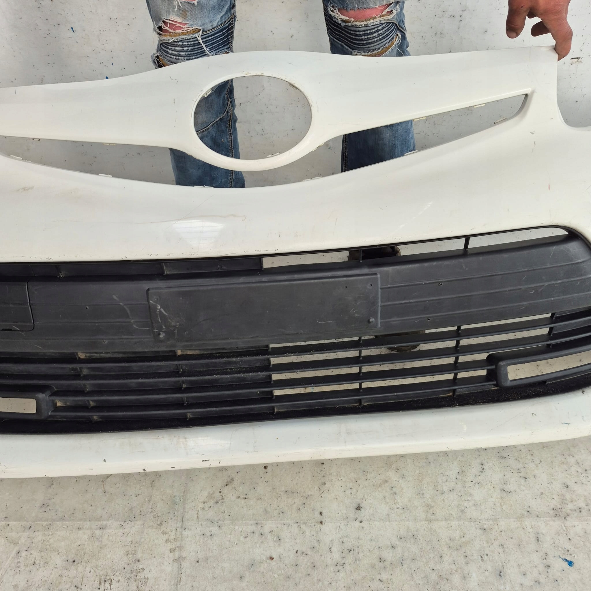 TOYOTA AYGO and LIFT 12-14 bumper front front