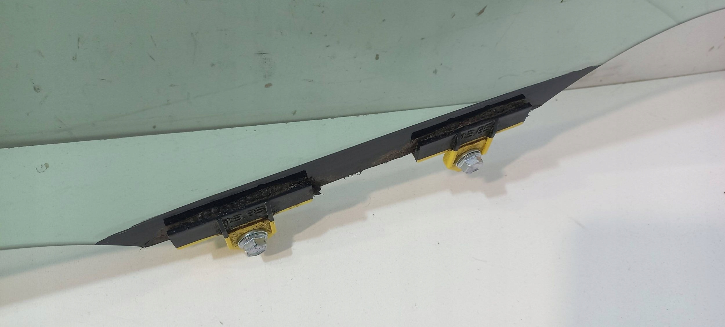 Toyota Corolla E210 E21 2019 window door front right (ST61)