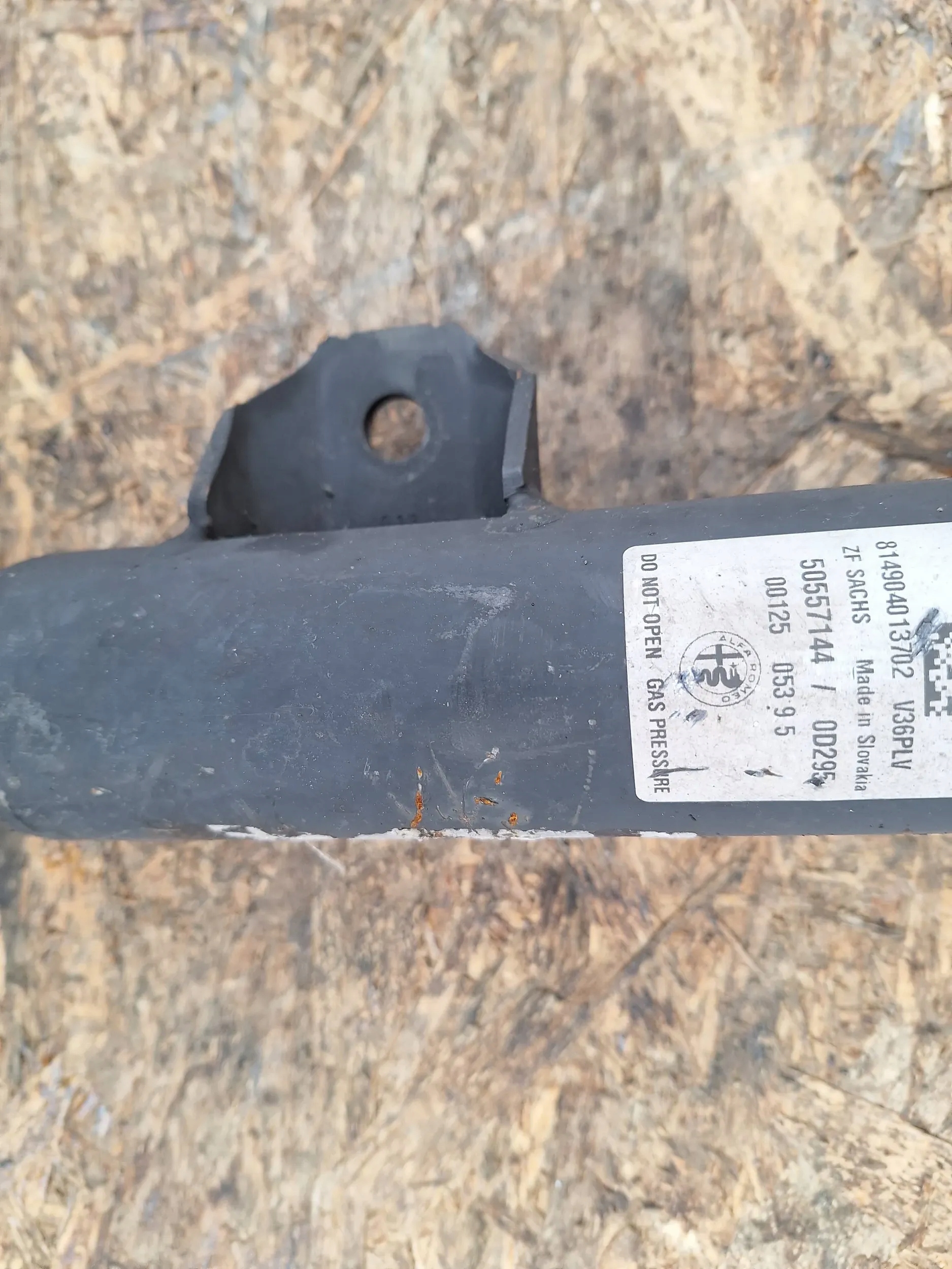 shock absorber front left 50557144 Alfa Romeo Giulia
