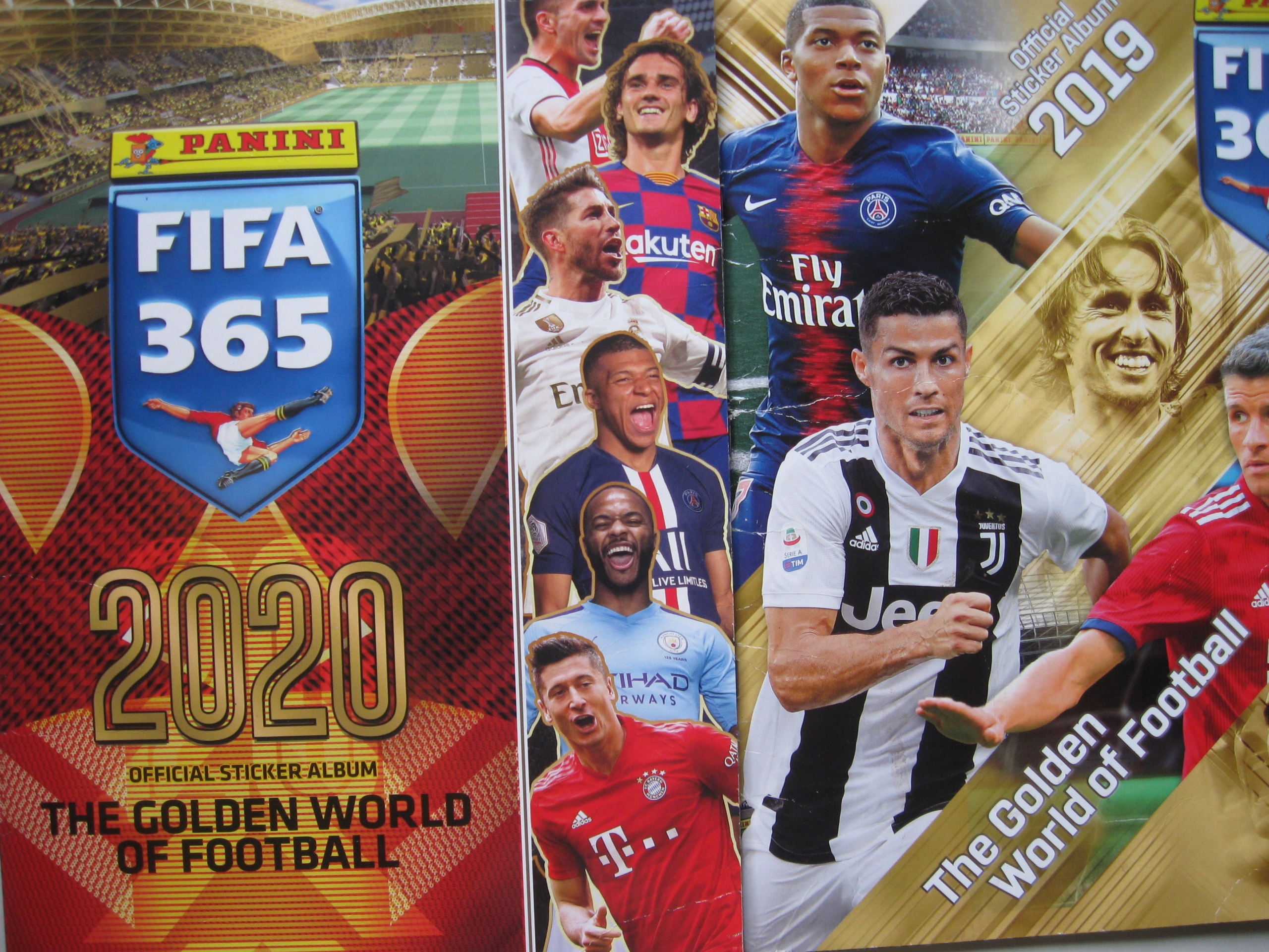 FIFA Sticker Album 300 naklejek 2020 Panini x2