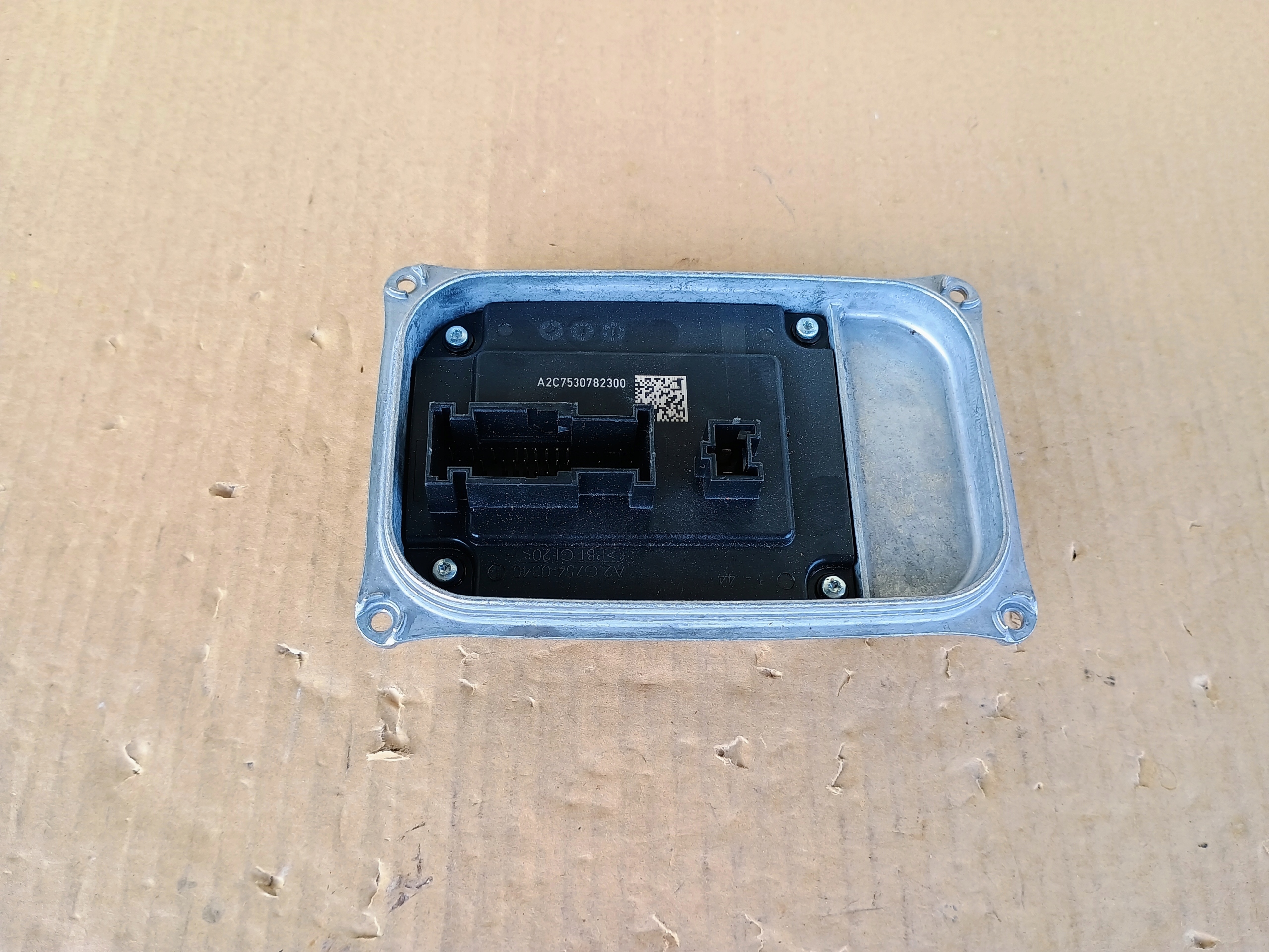 PRZETWORNICA MODUŁ LAMPY LED MERCEDES A2479004104 NOWA ORYGINAŁ OE Numer katalogowy części a2479004104