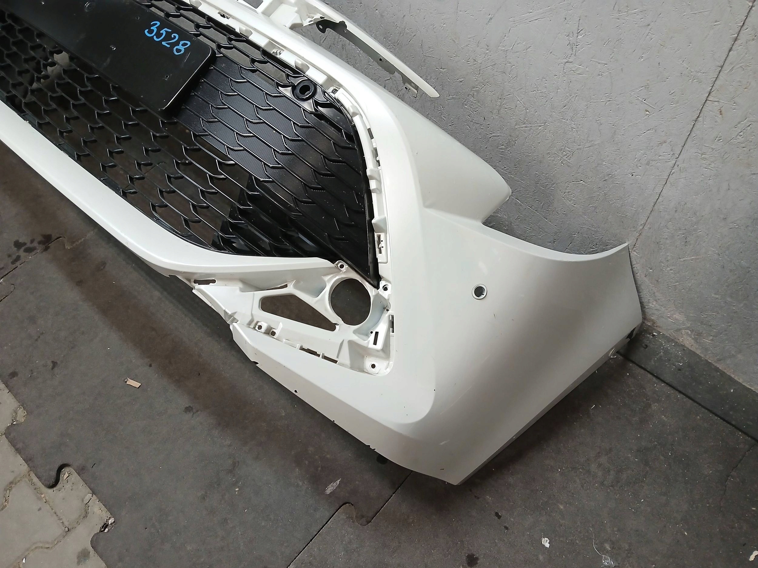 bumper front TOYOTA COROLLA E21 HB KOMBI