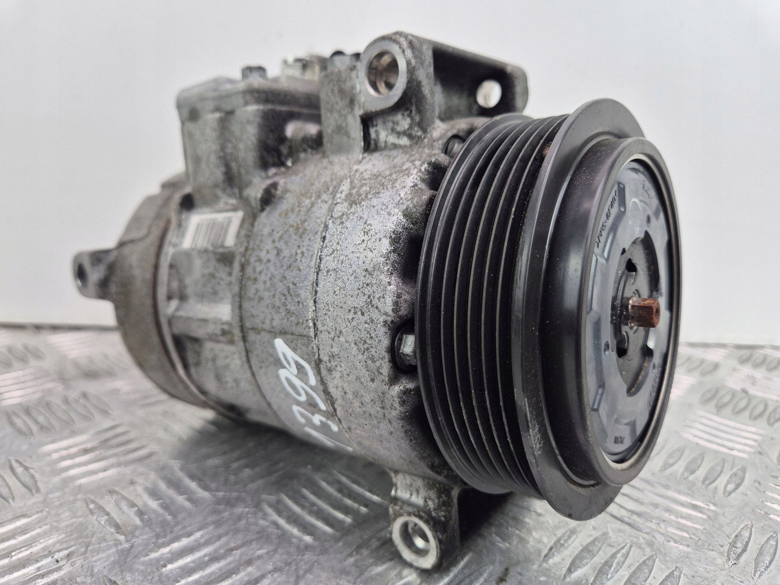 Mercedes E350 W211 compresseur de climatisation M272 A0012308111