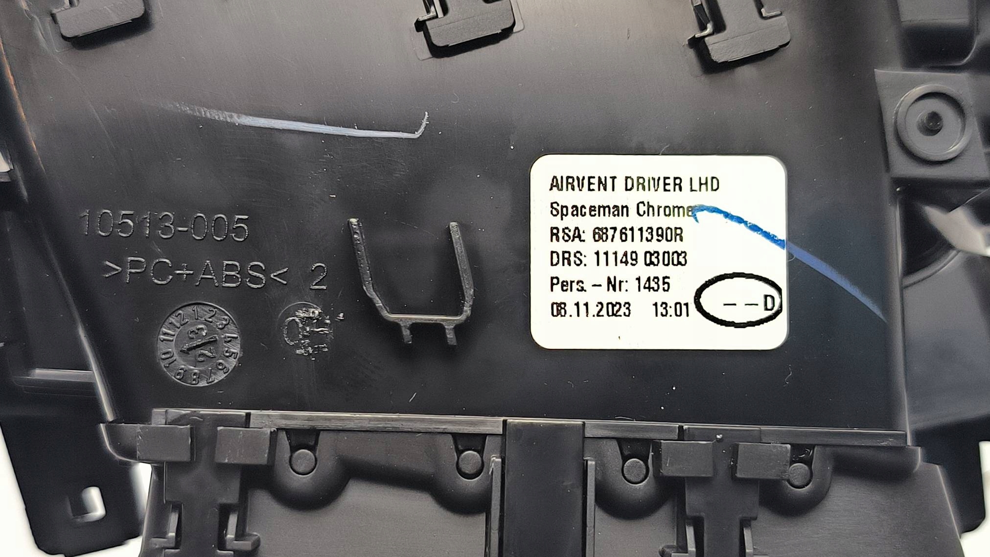 grid air conditioning devices 687611390R RENAULT CAPTUR II