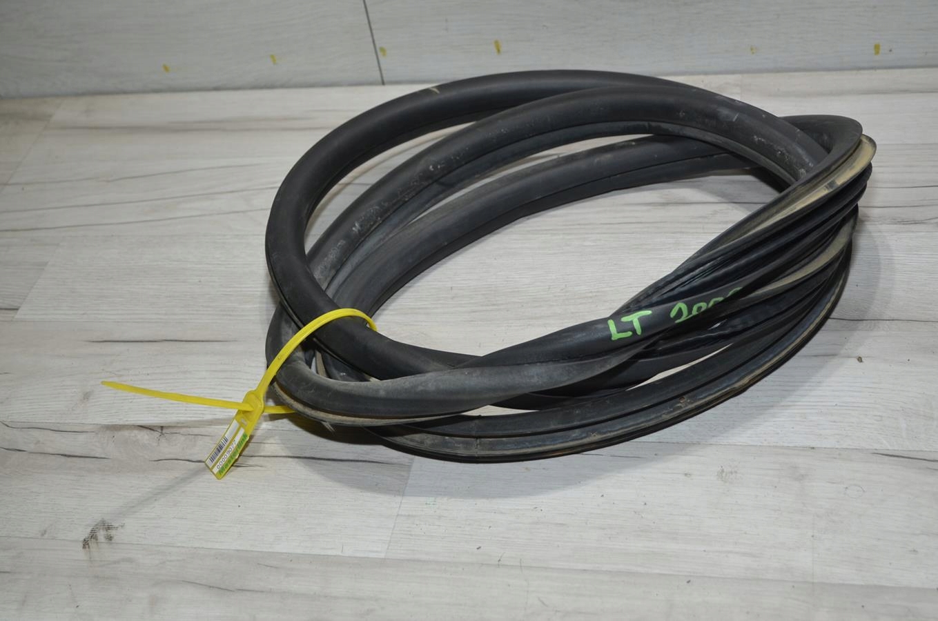 Dichtsatz Tür links heck wewn. Peugeot 2008 13r