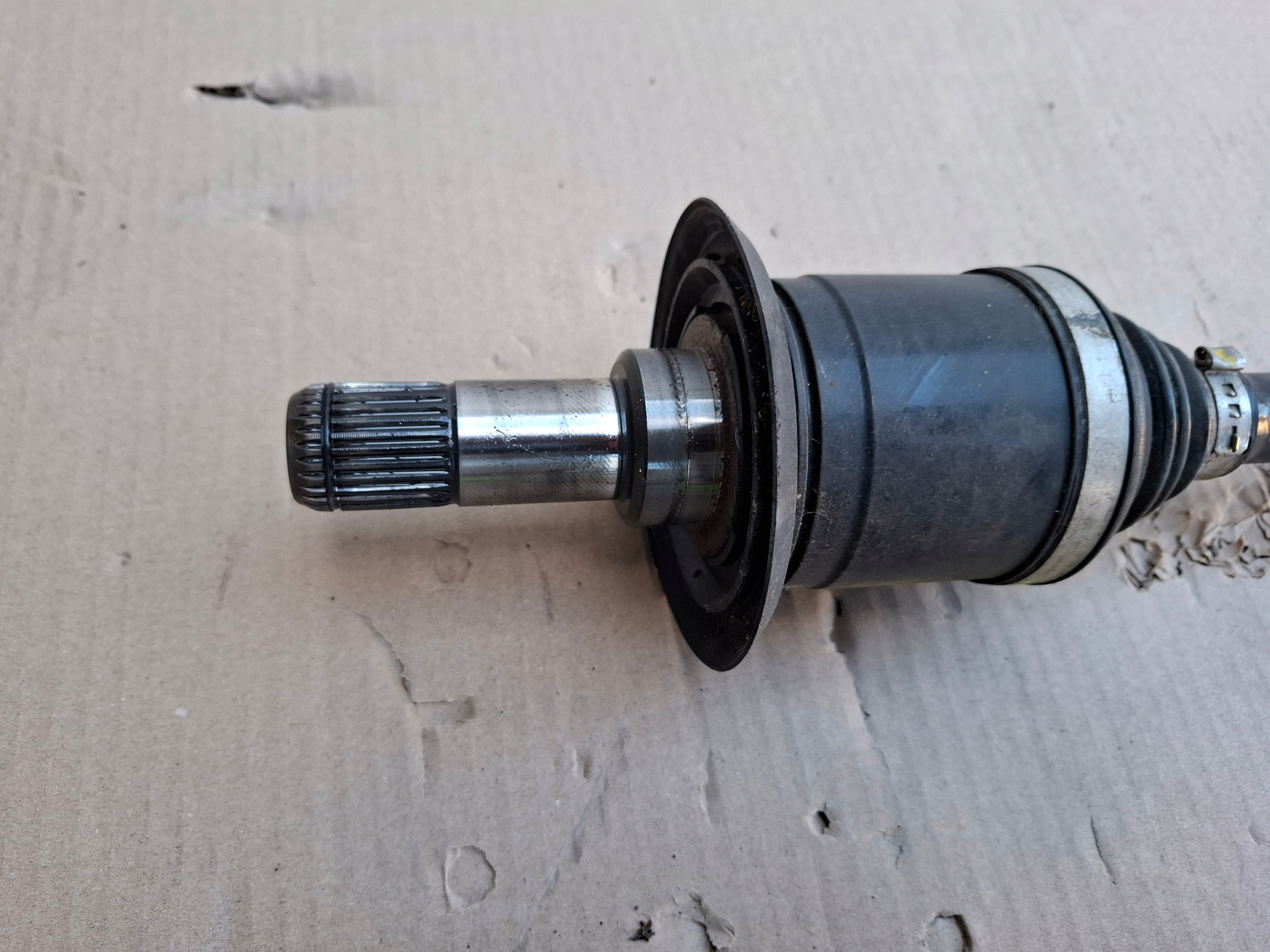 BMW G20 G21 G22 semi-axis rear left 8482603