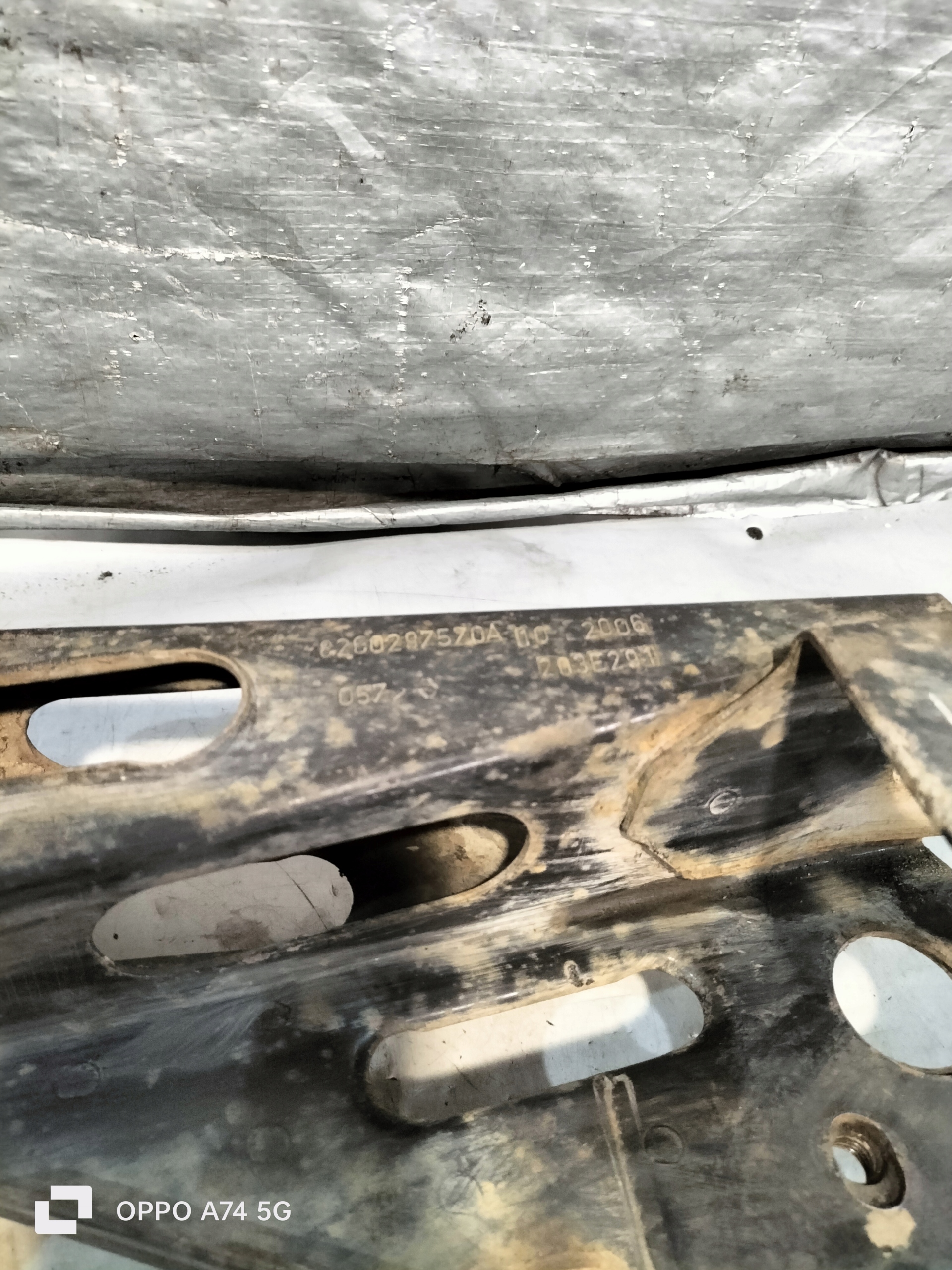 Schraube MOCUJACA Querlenker rechts vorne NISSAN INTERSTAR 2.5DCI 7700308893 A