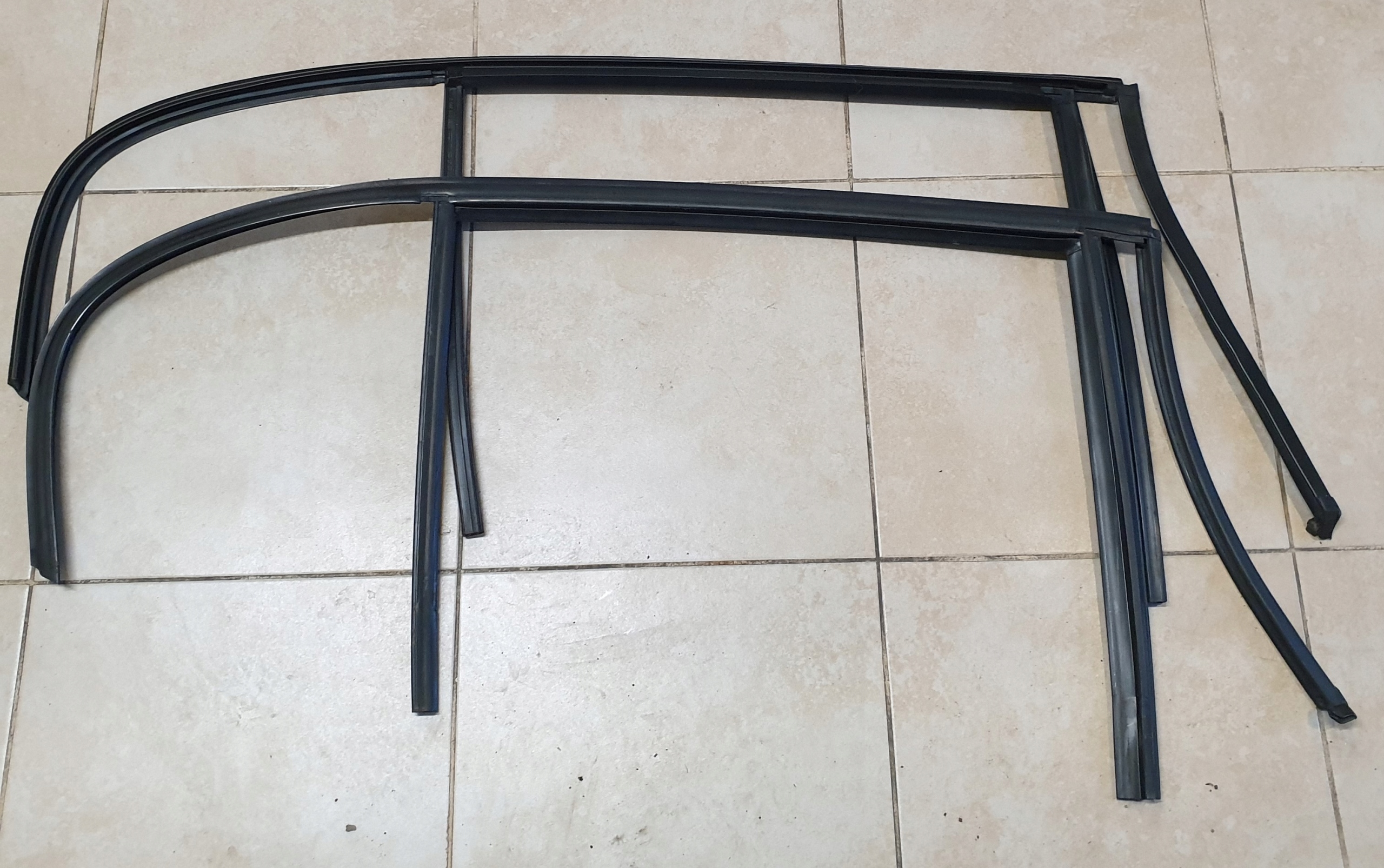 gasket PROWADNICA windows left right BMW 1 E87 EU