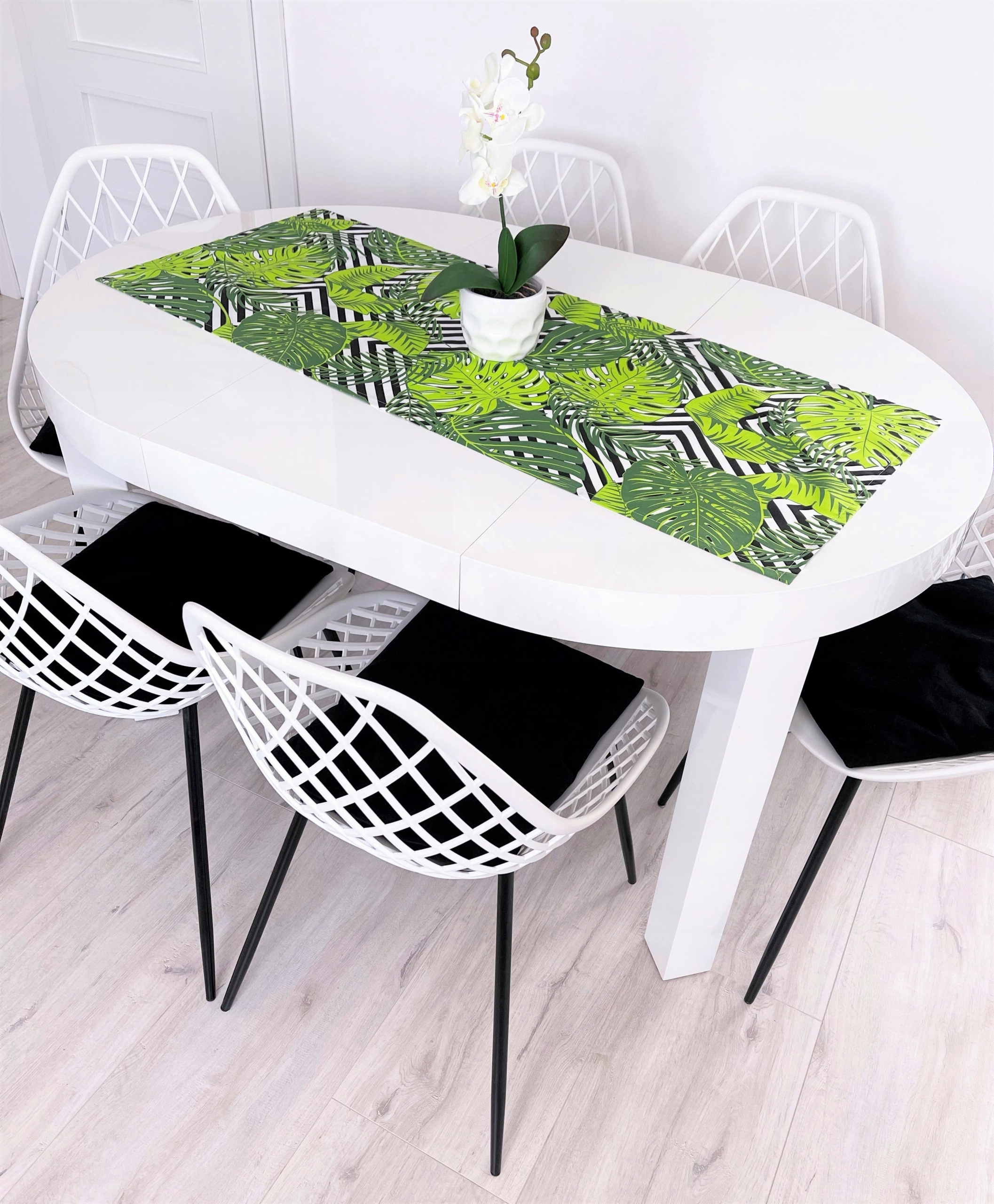 

Bieżnik dekoracyjny na stół 50x180cm 100% Bawełna