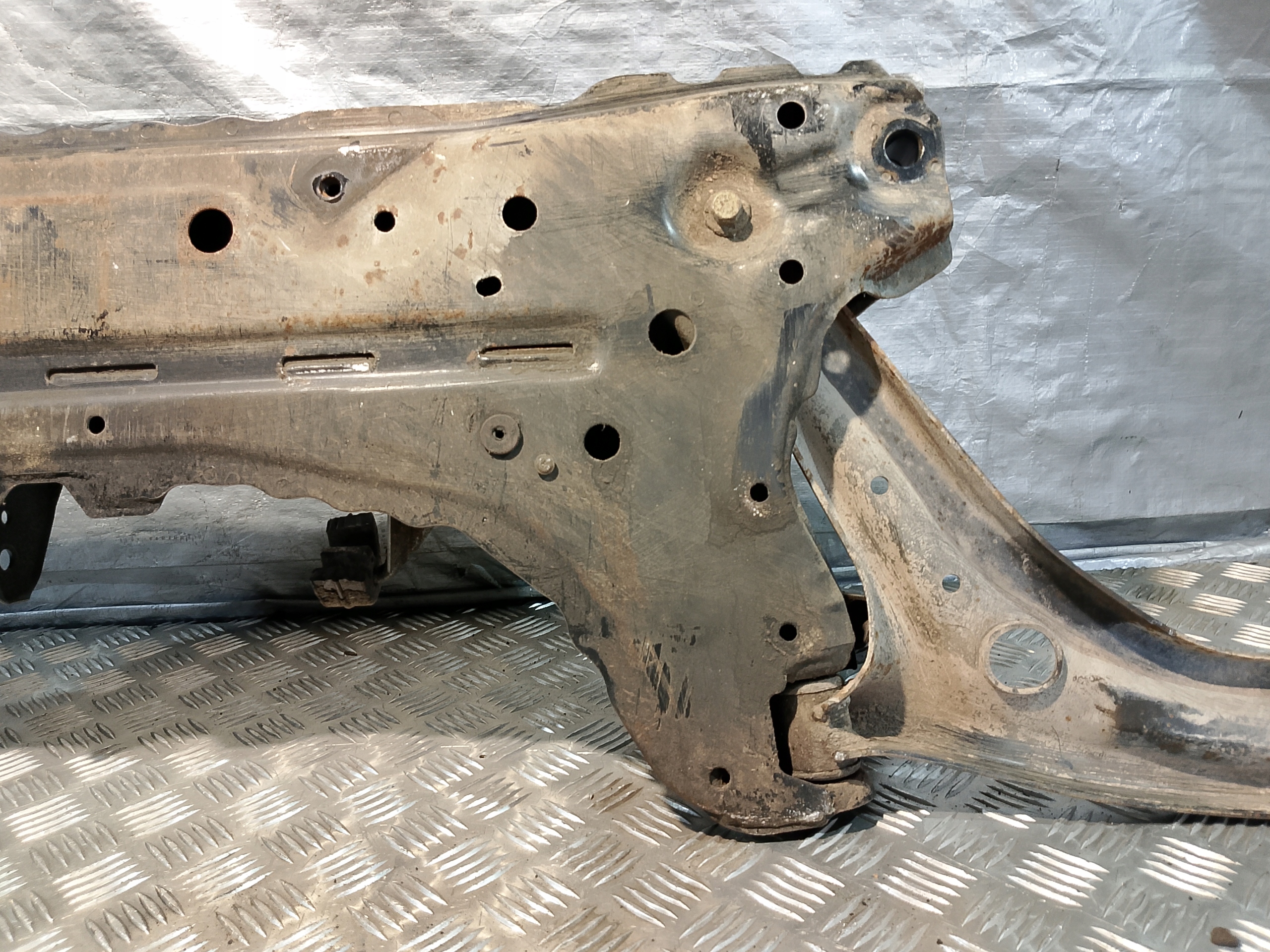 axle beam subframe axle beam front FORD FIESTA MK7 VII 1.6 D