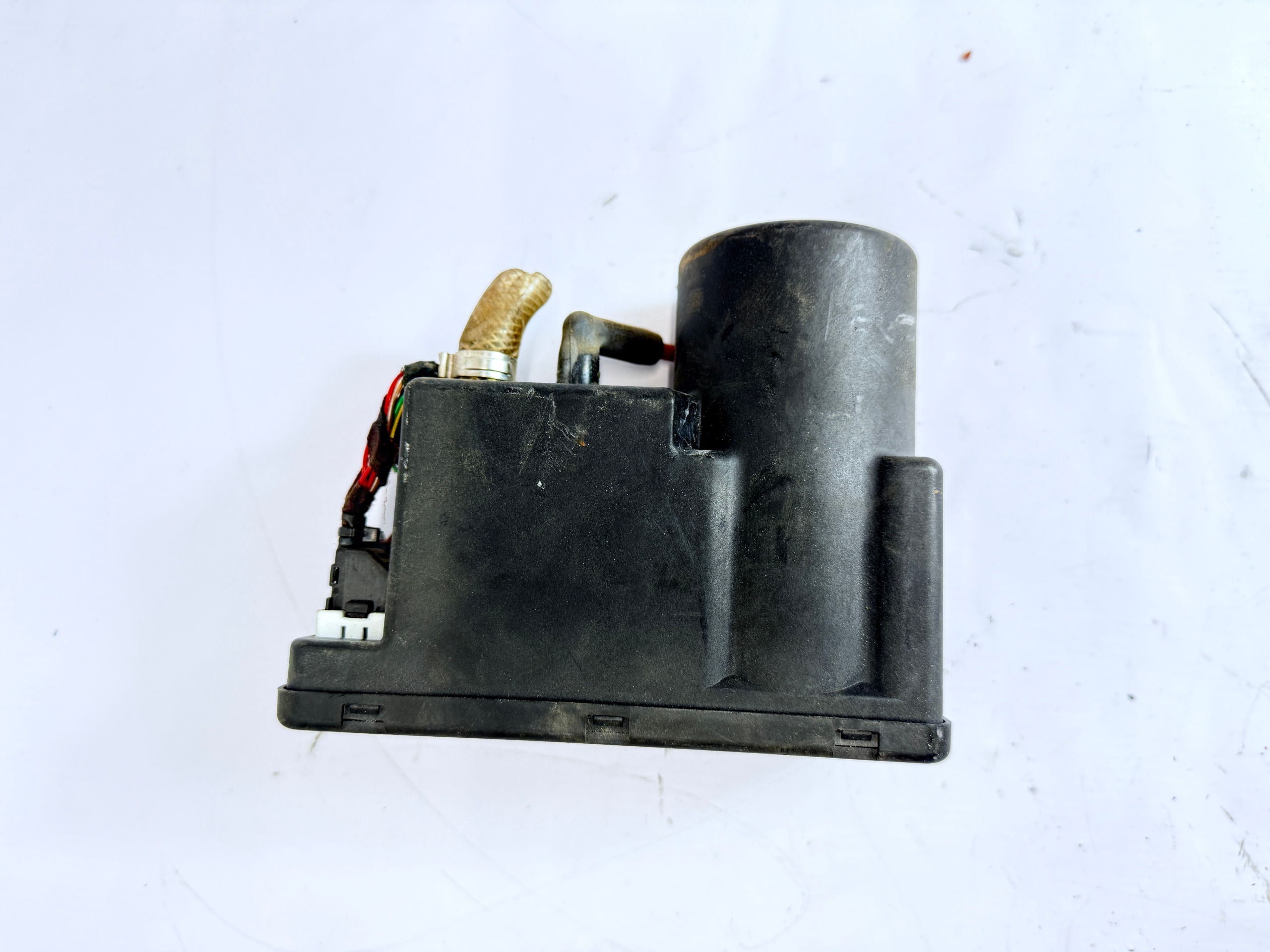 POMPKA ZAMKA CENTRALNEGO AUDI A4 B5 4A0862257