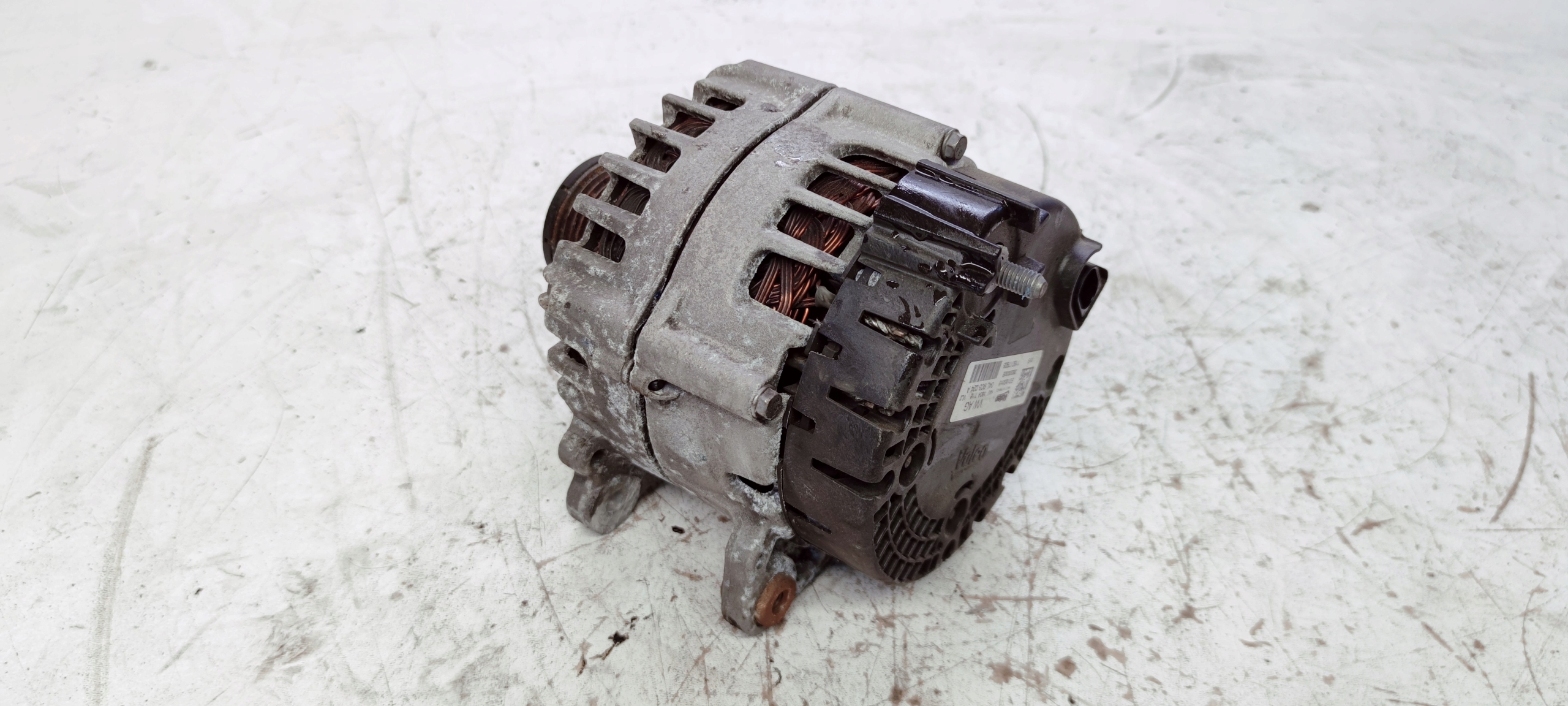 ALTERNATOR AUDI A4 B9 A5 Q5 04L903024A VALEO 180A