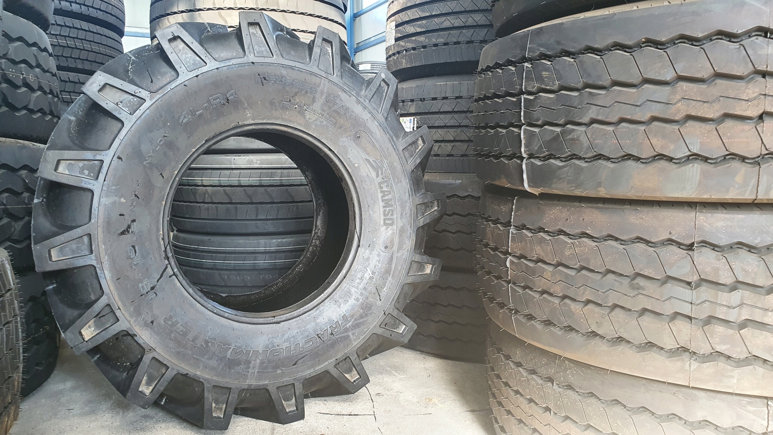 Opony 2 x 18 19 5 CAMSO SOLIDEAL TM R4 16PR Tire aspect ratio 80