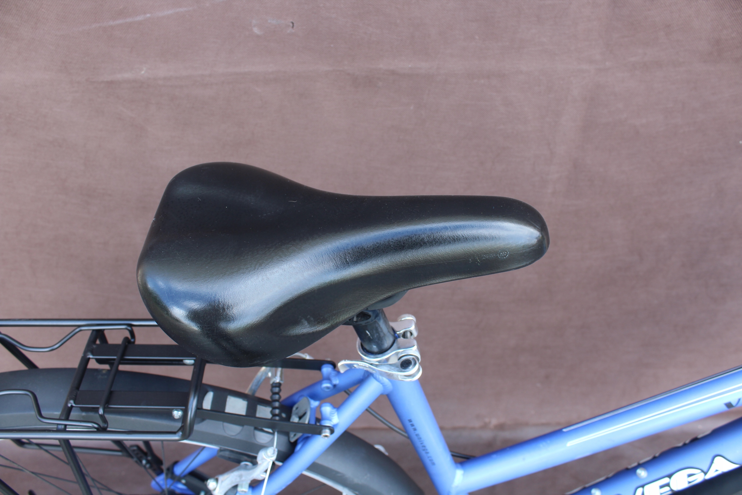 PIĘKNY ALU ROWER DAMSKI UNIVEGA KOŁA 28'' 24 BIEGI Model VIA CARISMA