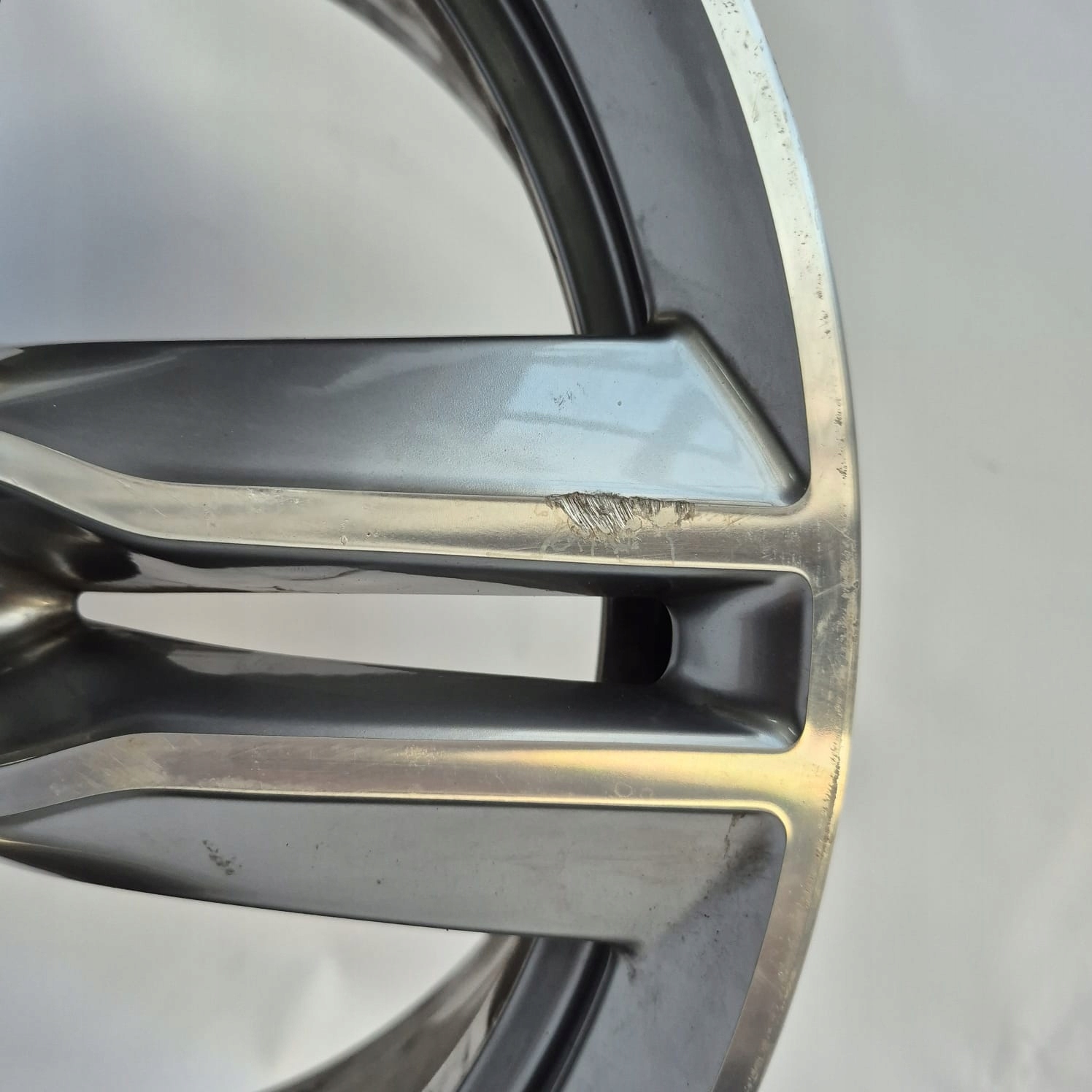 BMW m-packet 7850456 7,5JX18H2 18" disk hliníkový
