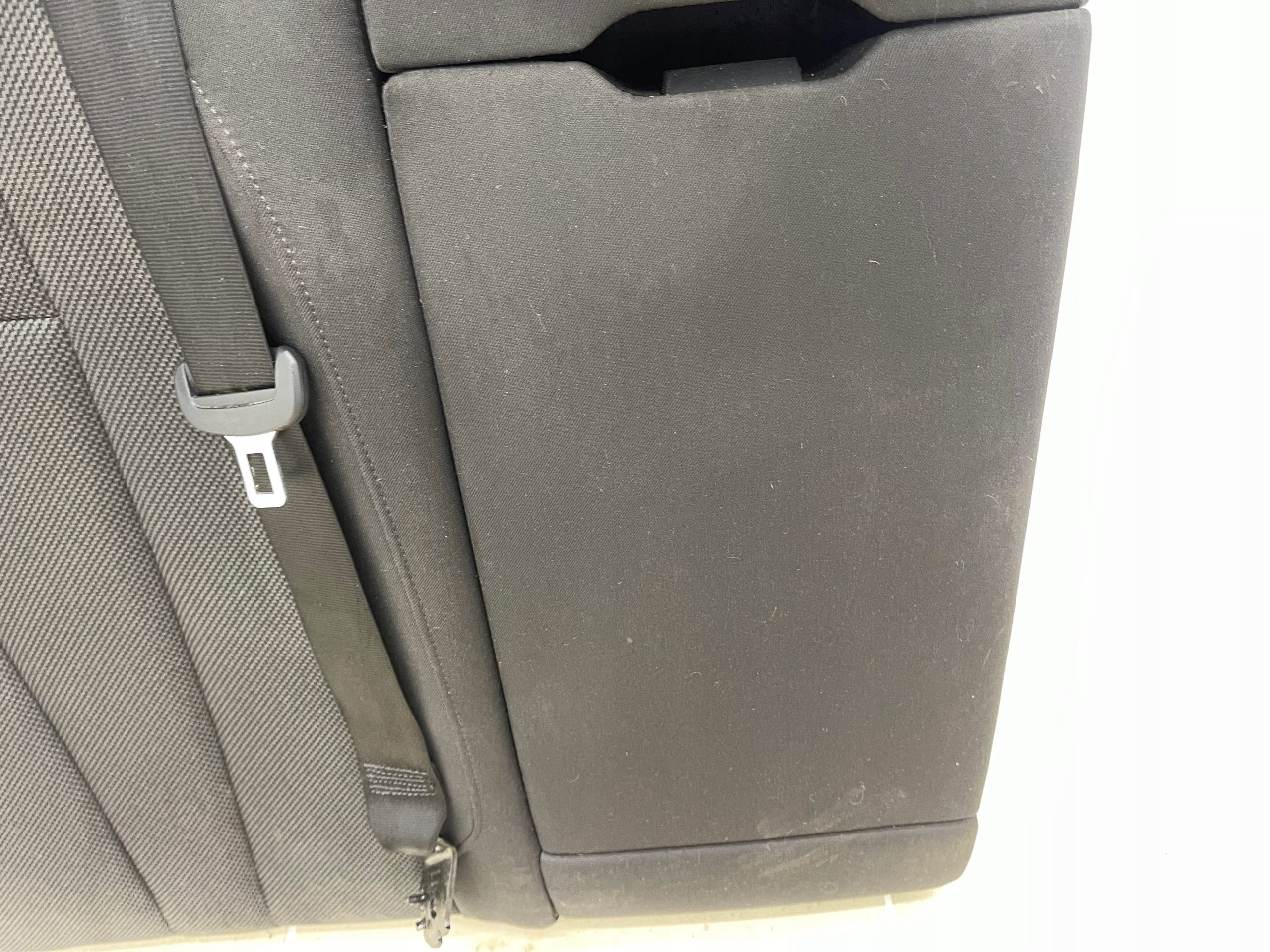 AUDI A4 B9 KOMBI arm rests OPARCIE KANAPY right side EUROPA
