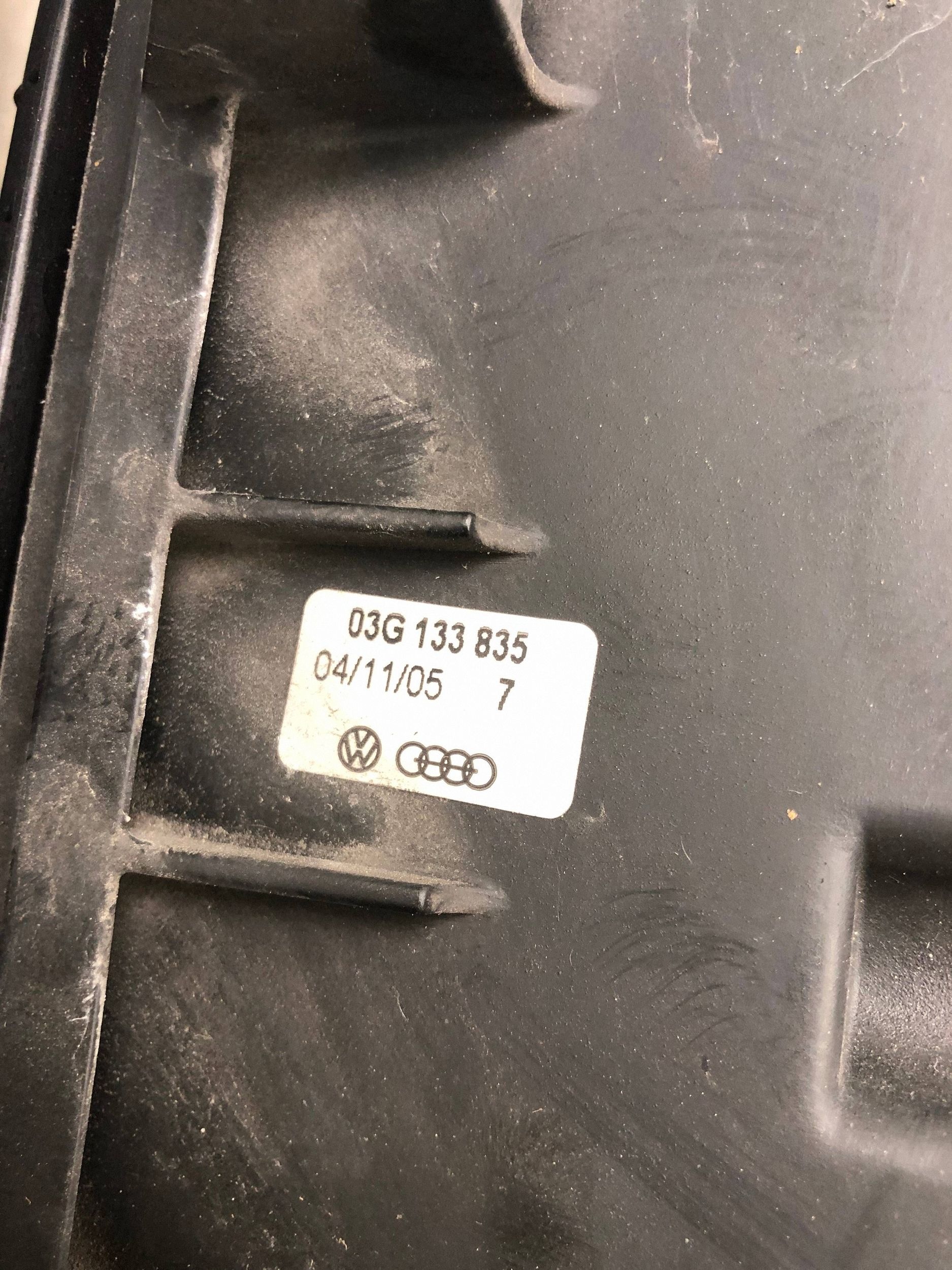Gehäuse filter luft AUDI A4 B7 03G133835 03G133837