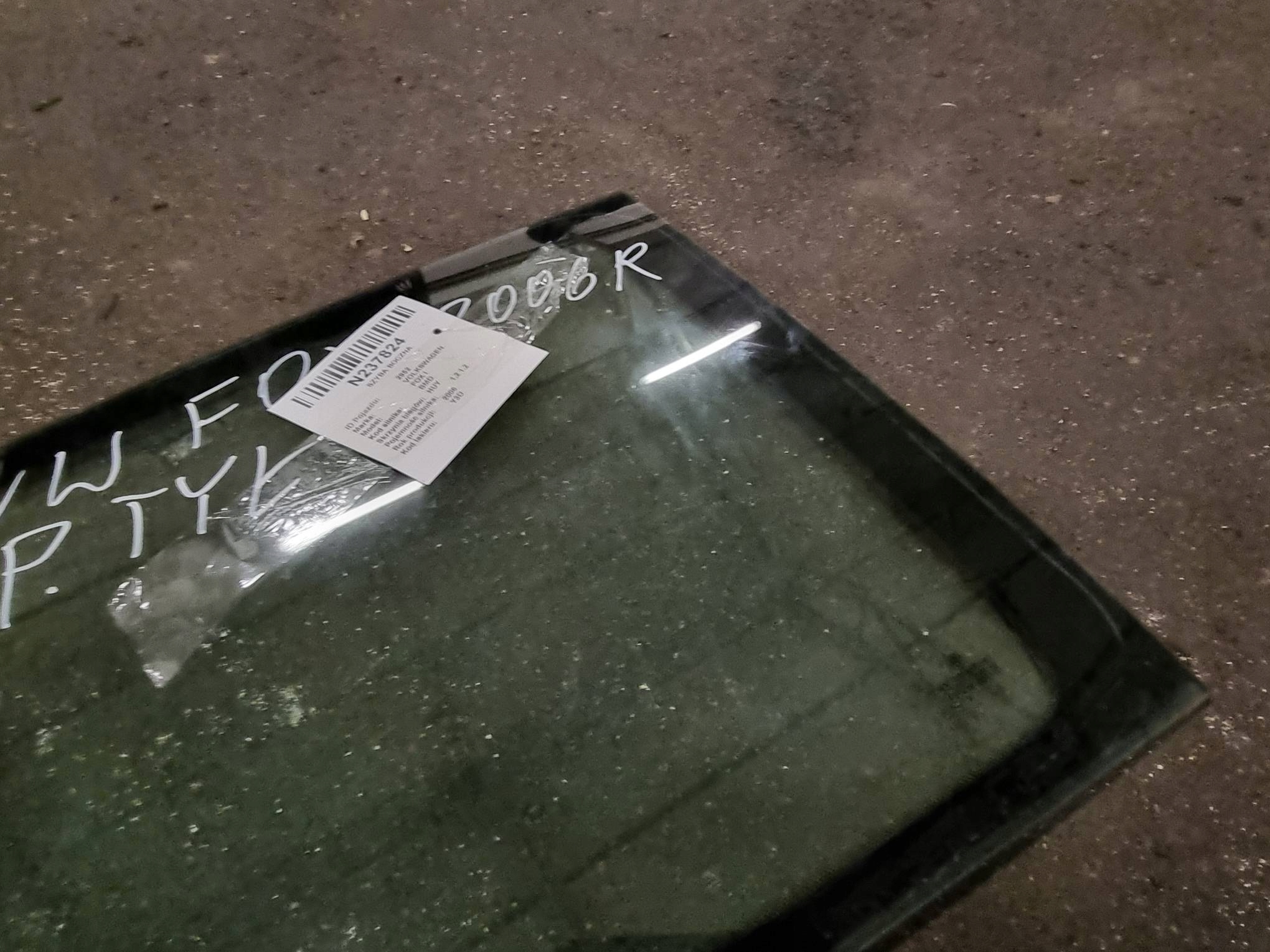 window bodywork right rear part VOLKSWAGEN FOX and