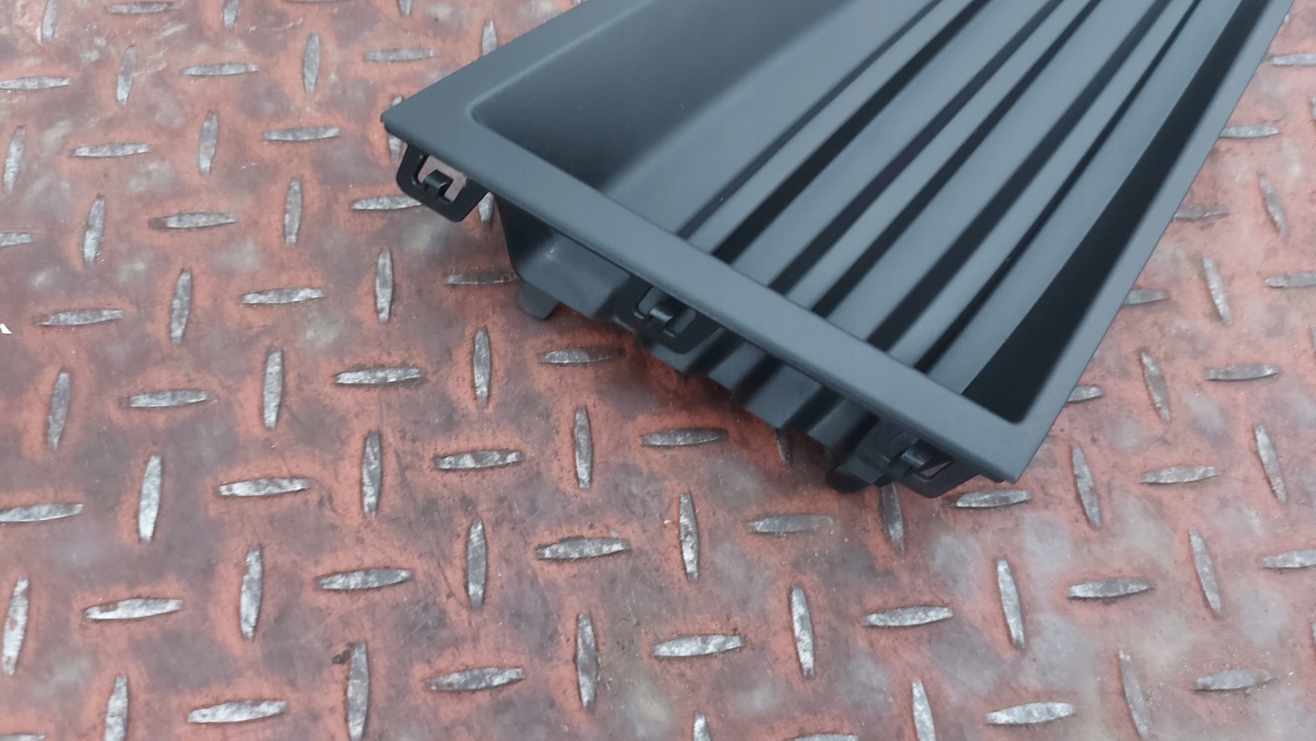 grid of a bumper left left front SKODA FABIA IV 21