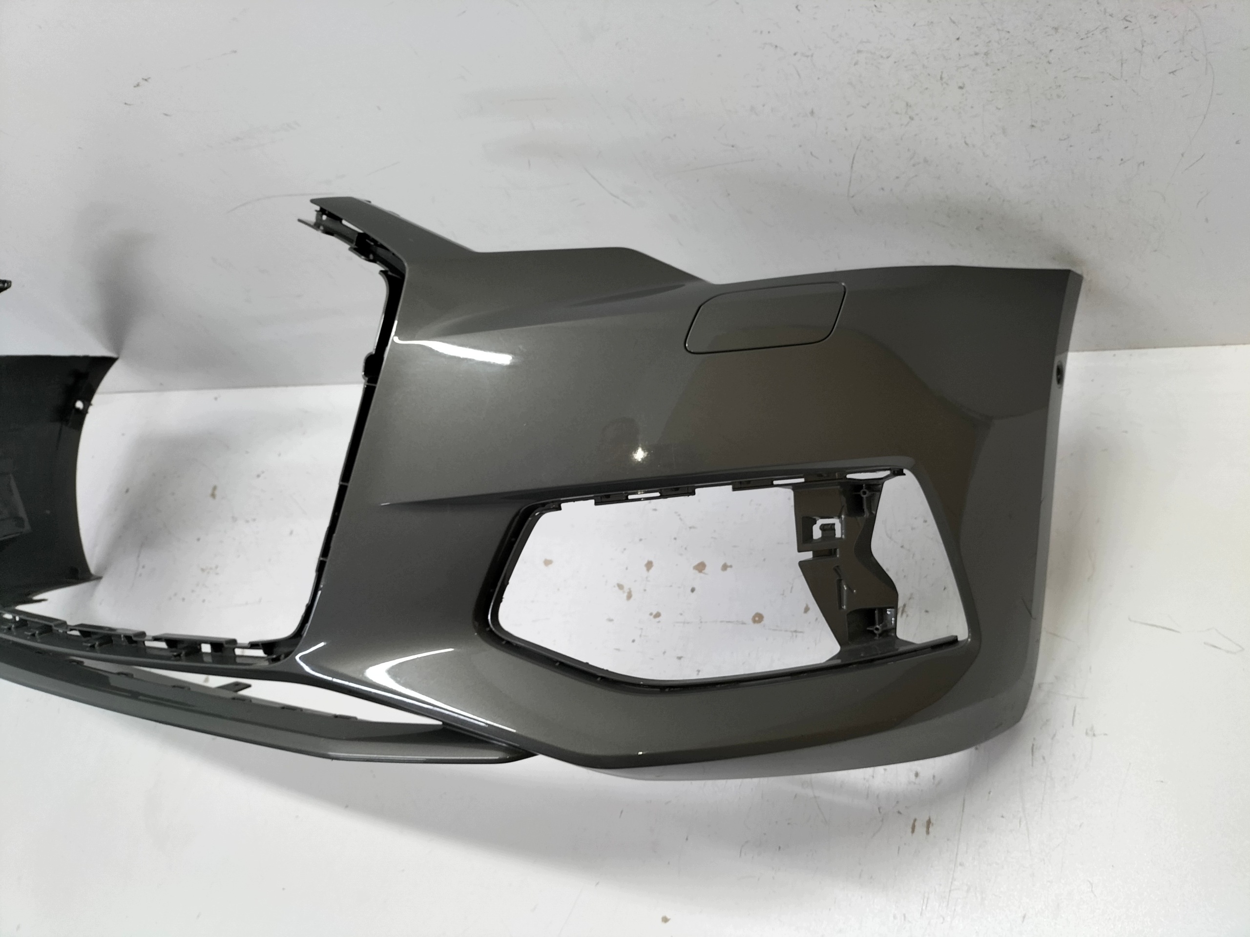 front bumper front AUDI A6 C8 18 wersja below washers below side PDC